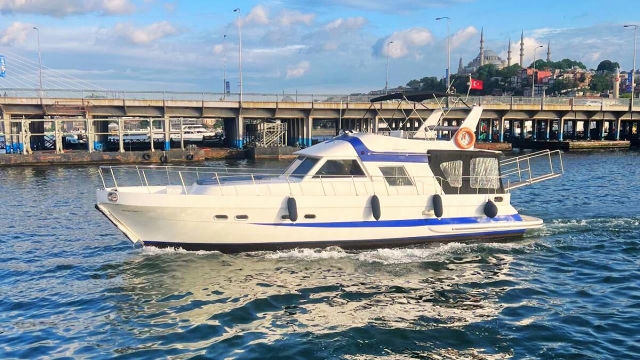 Private Luxury Yacht Charter on the Bosphorus