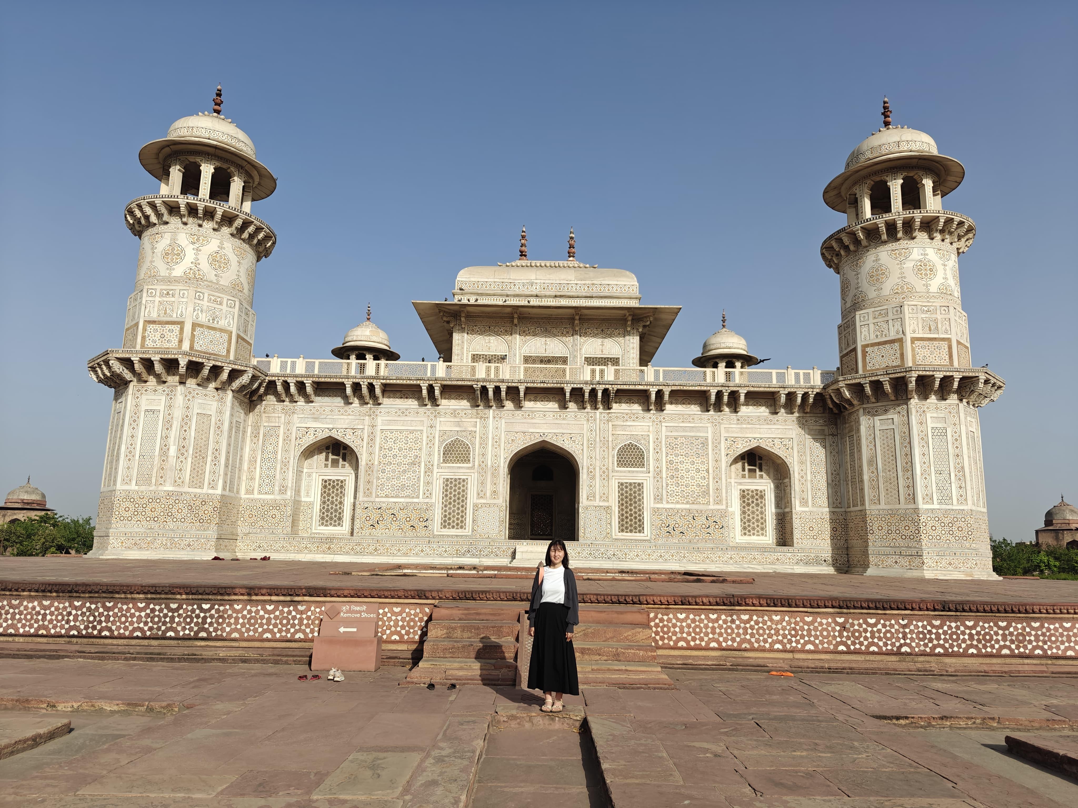 Delhi to Taj Mahal Sunrise & Agra Fort Private Day Tour