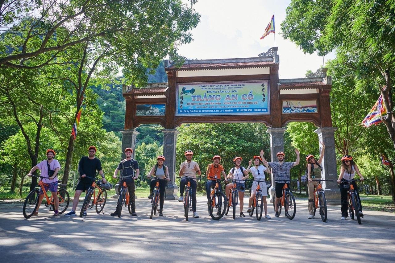 Private Ninh Binh Full-Day Tour: Hoa Lu, Bai Dinh, Trang An & Mua Cave