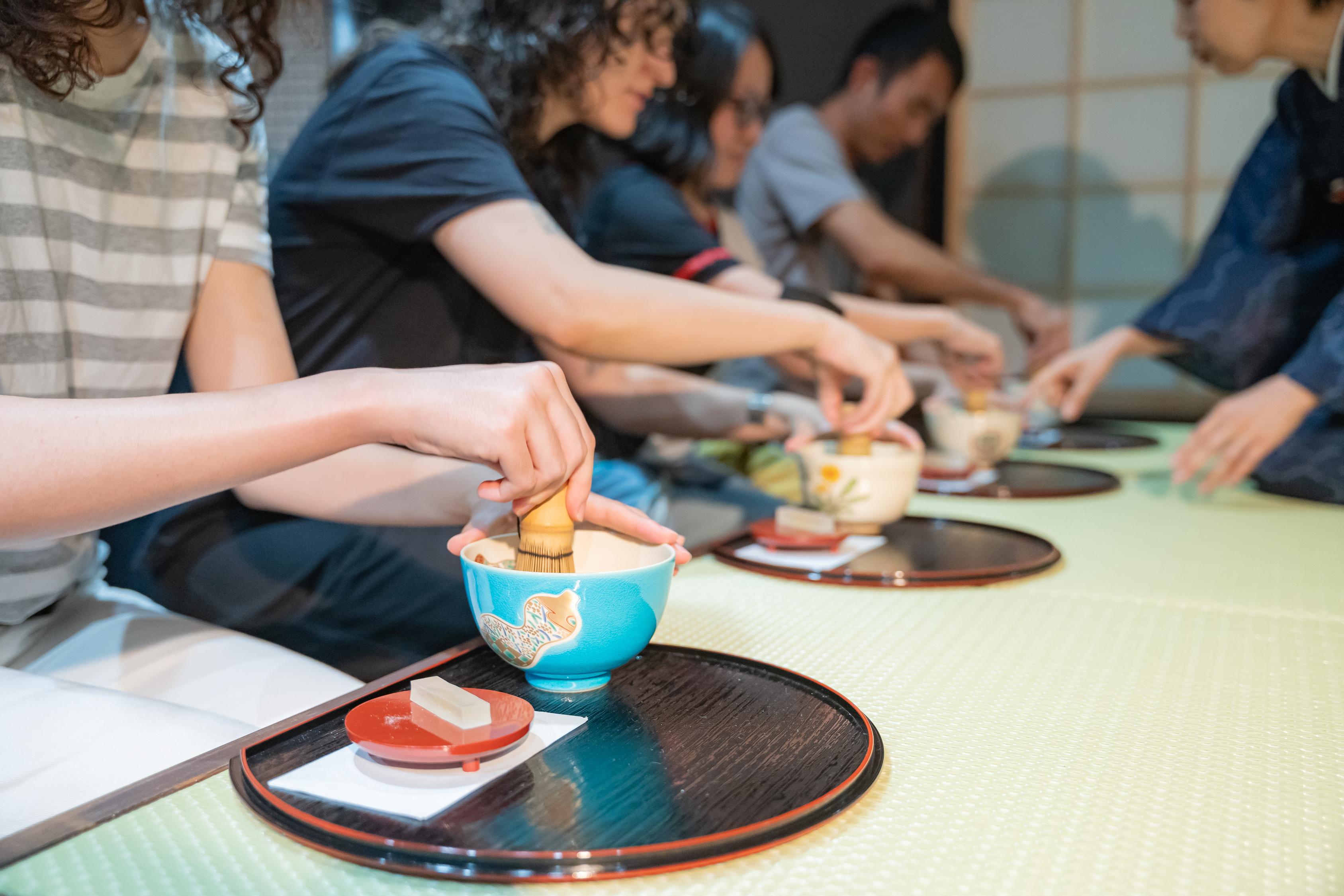 Traditionell teceremoni i Gion med matcha & lokala sötsaker