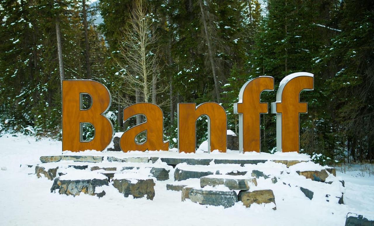 Banff Town, Gondola, Hot Springs, Bow Falls & Three Lakes