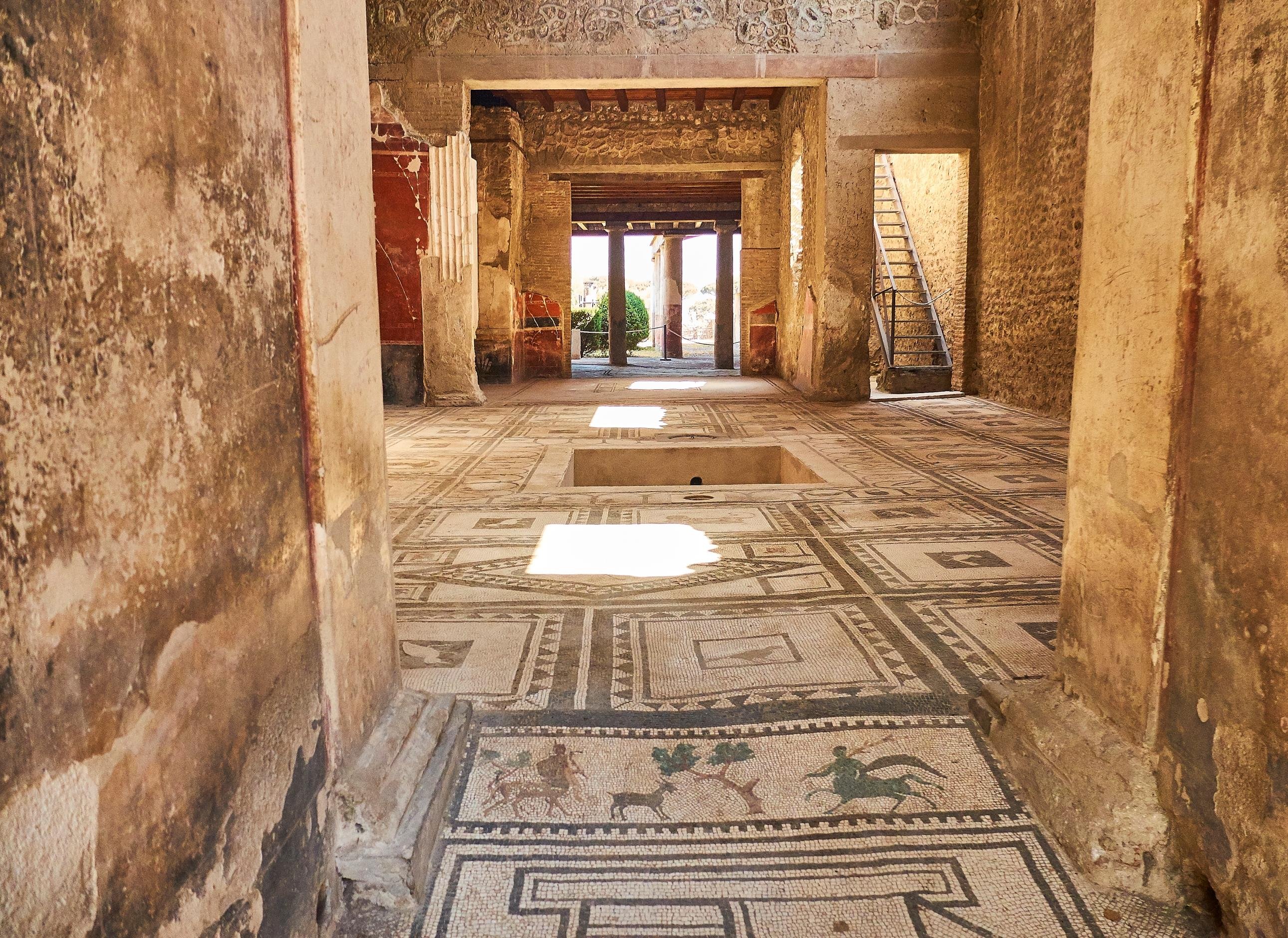 Pompeii & Vesuvius Small-Group Experience with Lunch from Naples