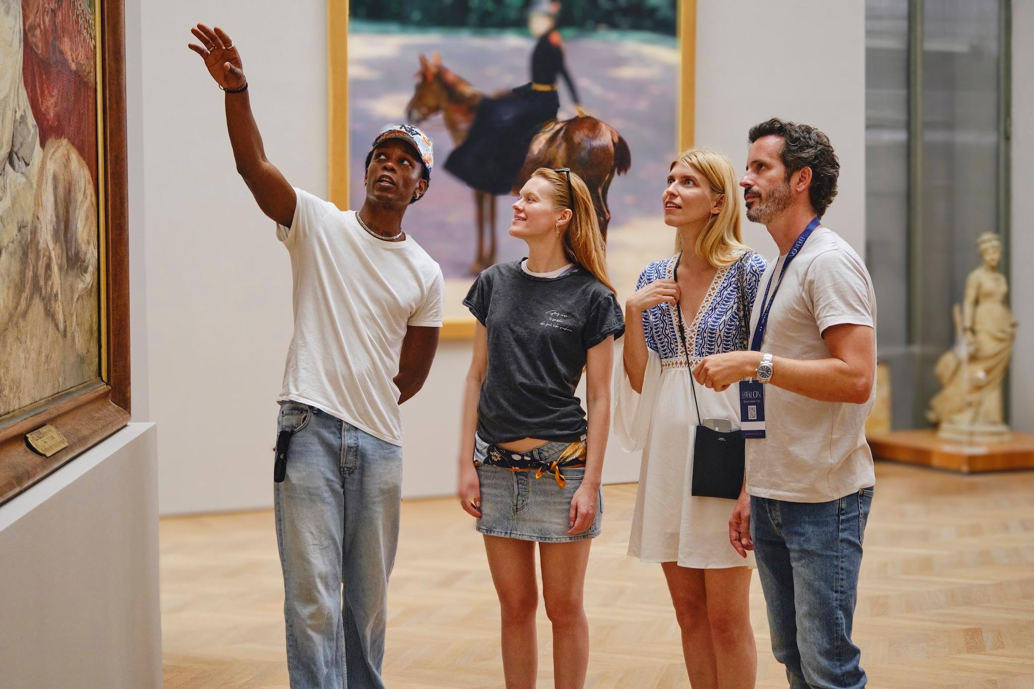 Louvre Semi-Private Tour with Entry Tickets – Max 6 Guests