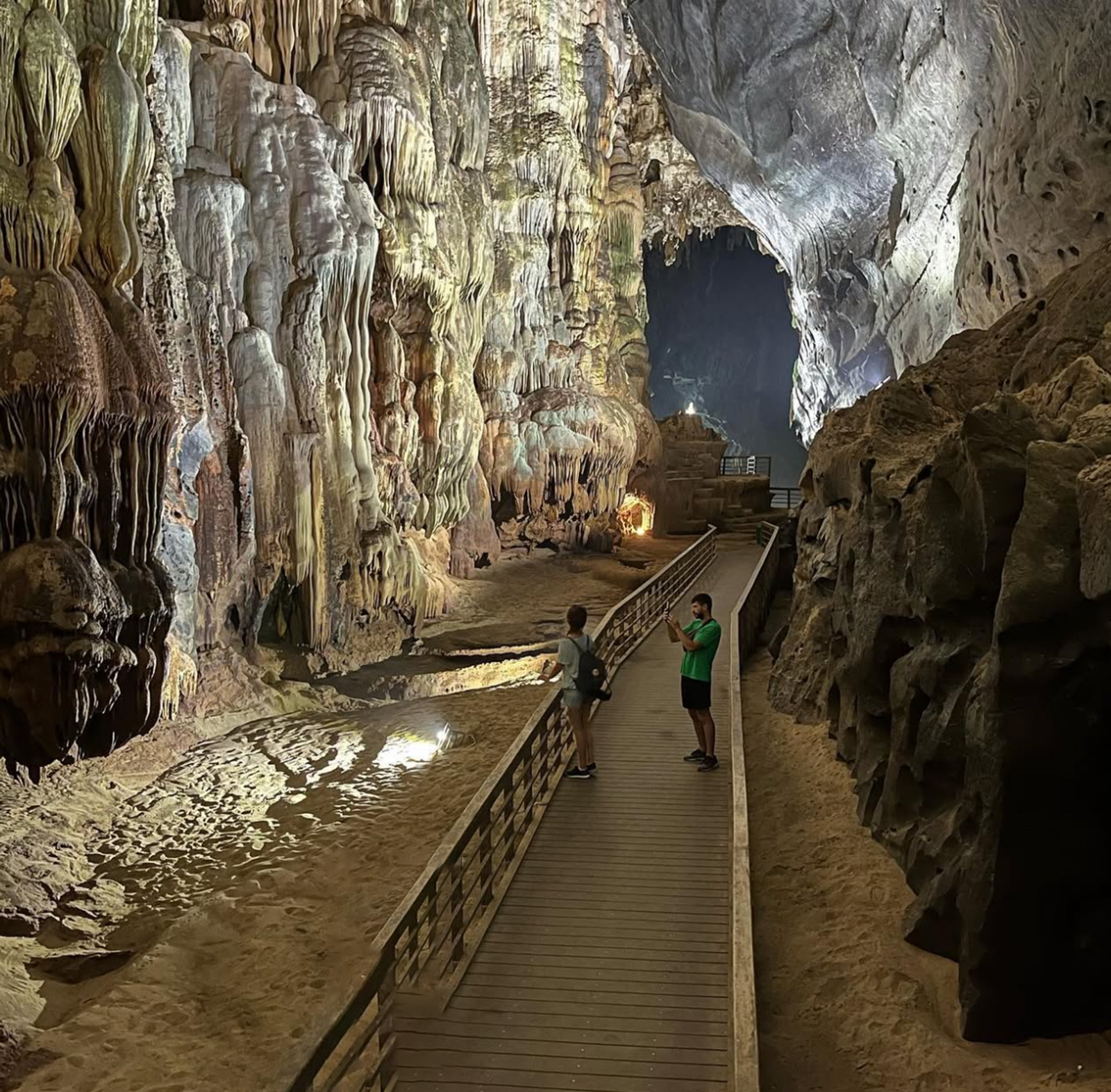 Phong Nha Cave boat tour Son River dragon boat and Paradise Cave karst — image 40