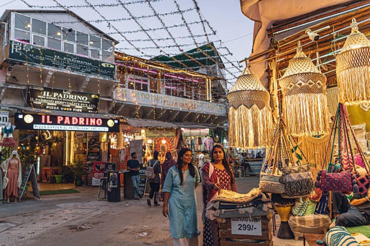 Delhi Personal Shopping Tour with Local Female Expert