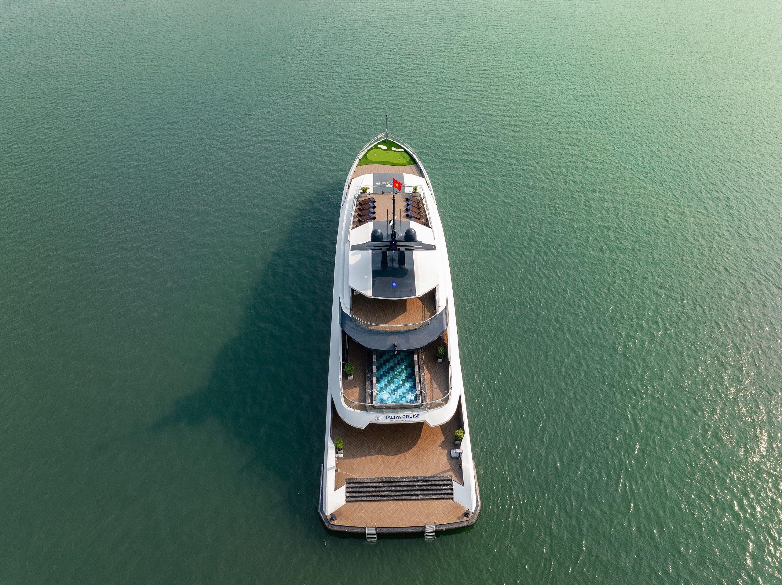 Halong & Lan Ha Bay Luxury Day Cruise with Kayaking, Cave & Cooking Class
