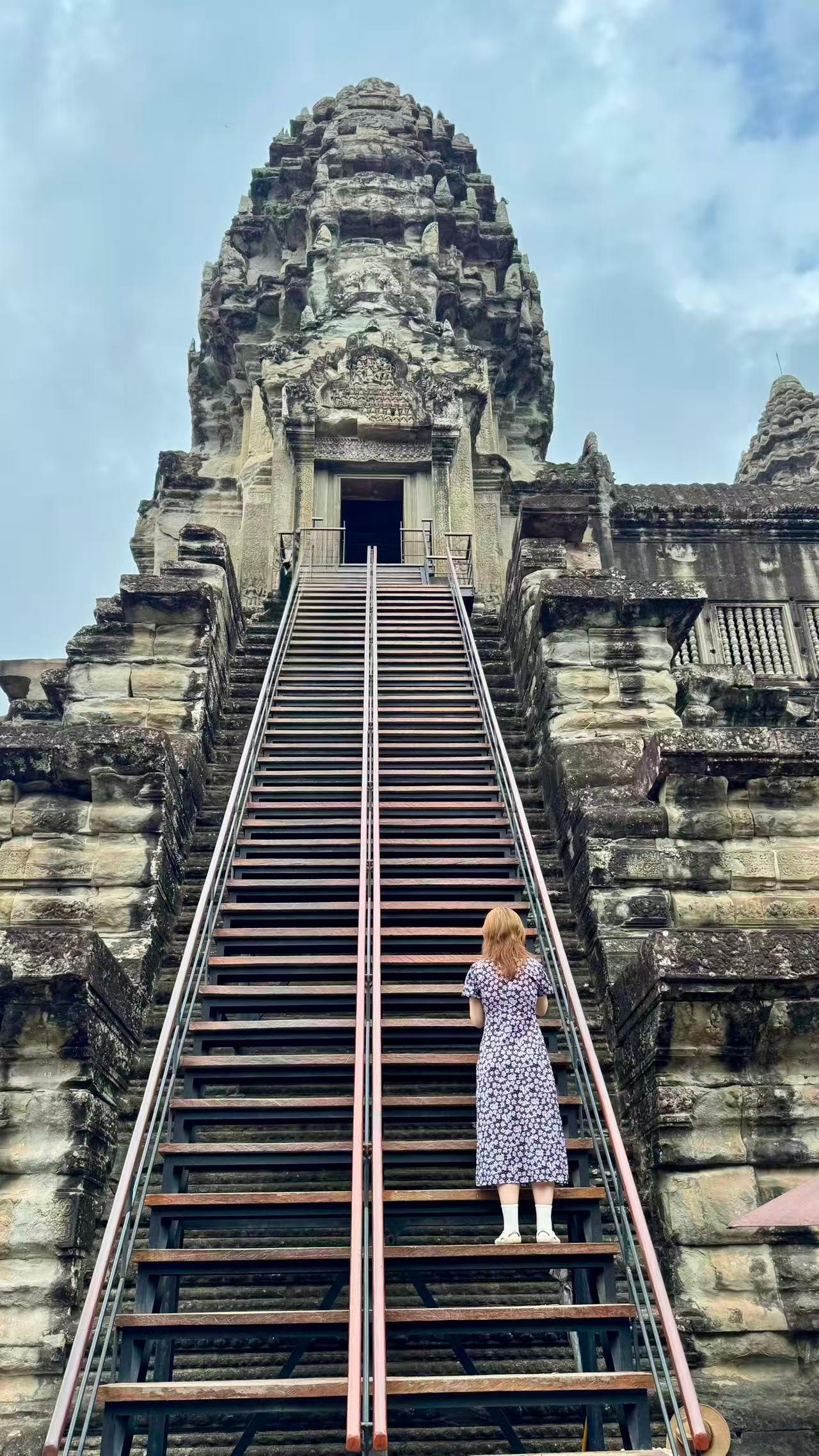 Siem Reap: Private Angkor Wat Tour with Professional Photoshoot