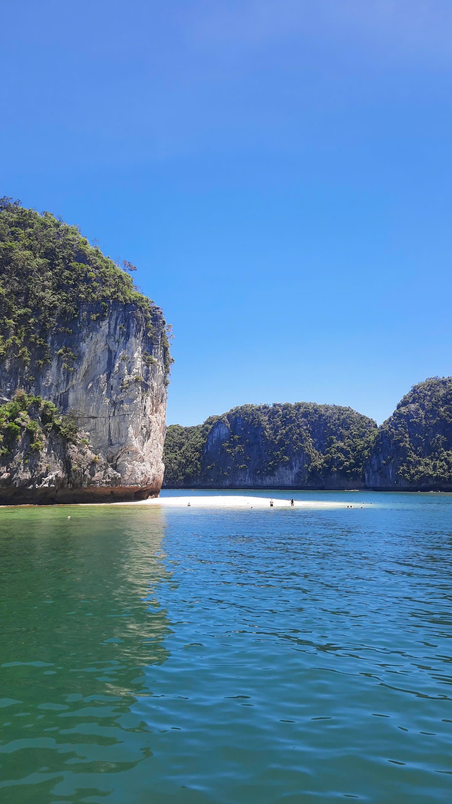 Cat Ba Island: Lan Ha Bay boat tour - lunch, beach, kayaking - 2026 (Verified Reviews)