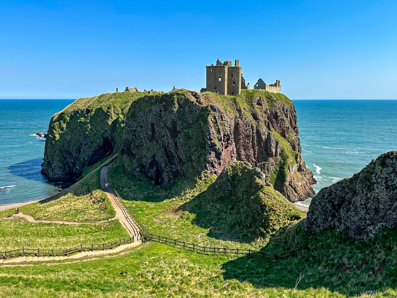 Private Aberdeenshire Tour: Castles, Whisky & History