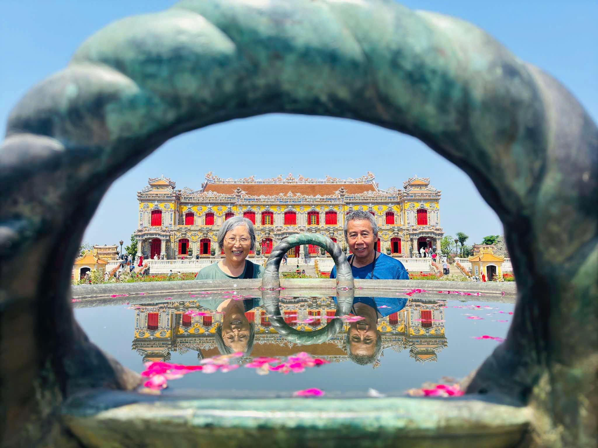 Hue Imperial City & Dong Ba Market Guided Walking Tour