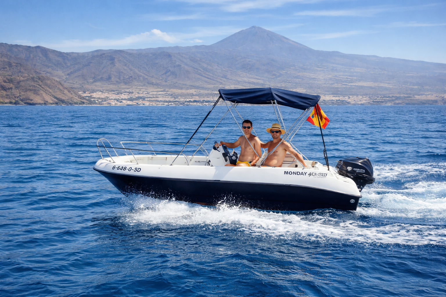 Self-Drive Boat Rental in Puerto Colon (No License Required)