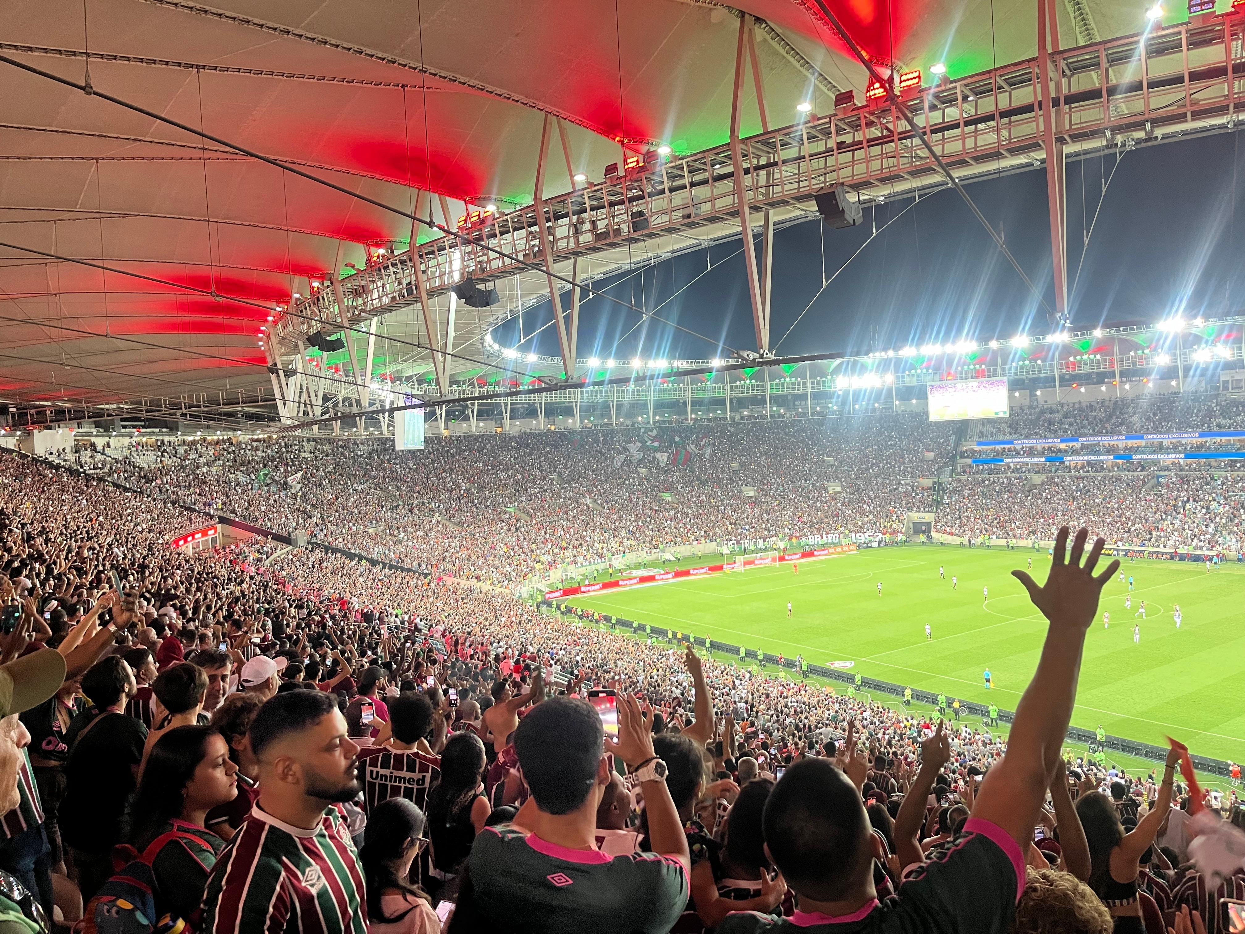 Rio de Janeiro: Live Maracanã Football Match Experience & Drink