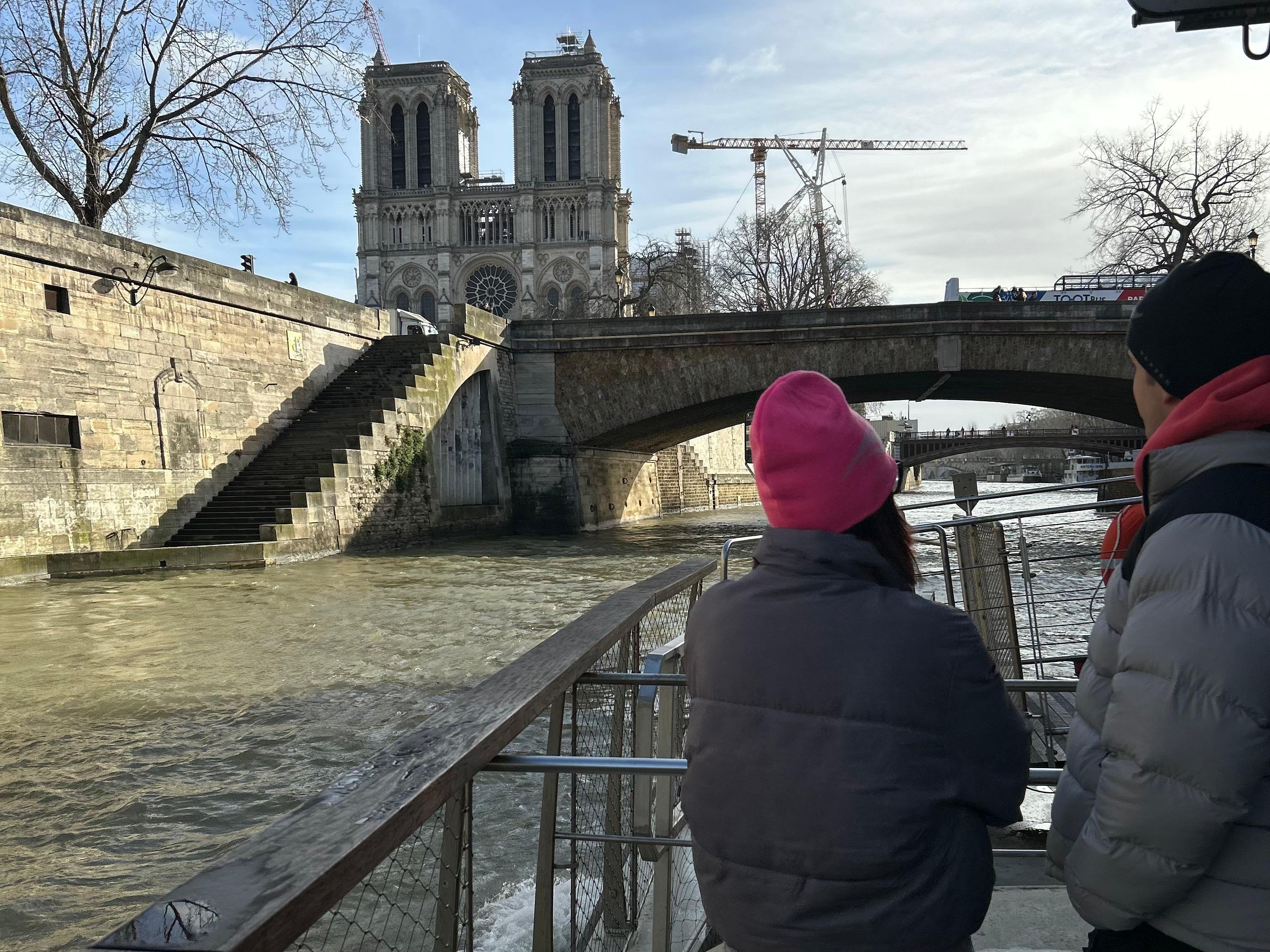 Paris: 1-Hour Seine River Sightseeing Cruise from the Eiffel Tower
