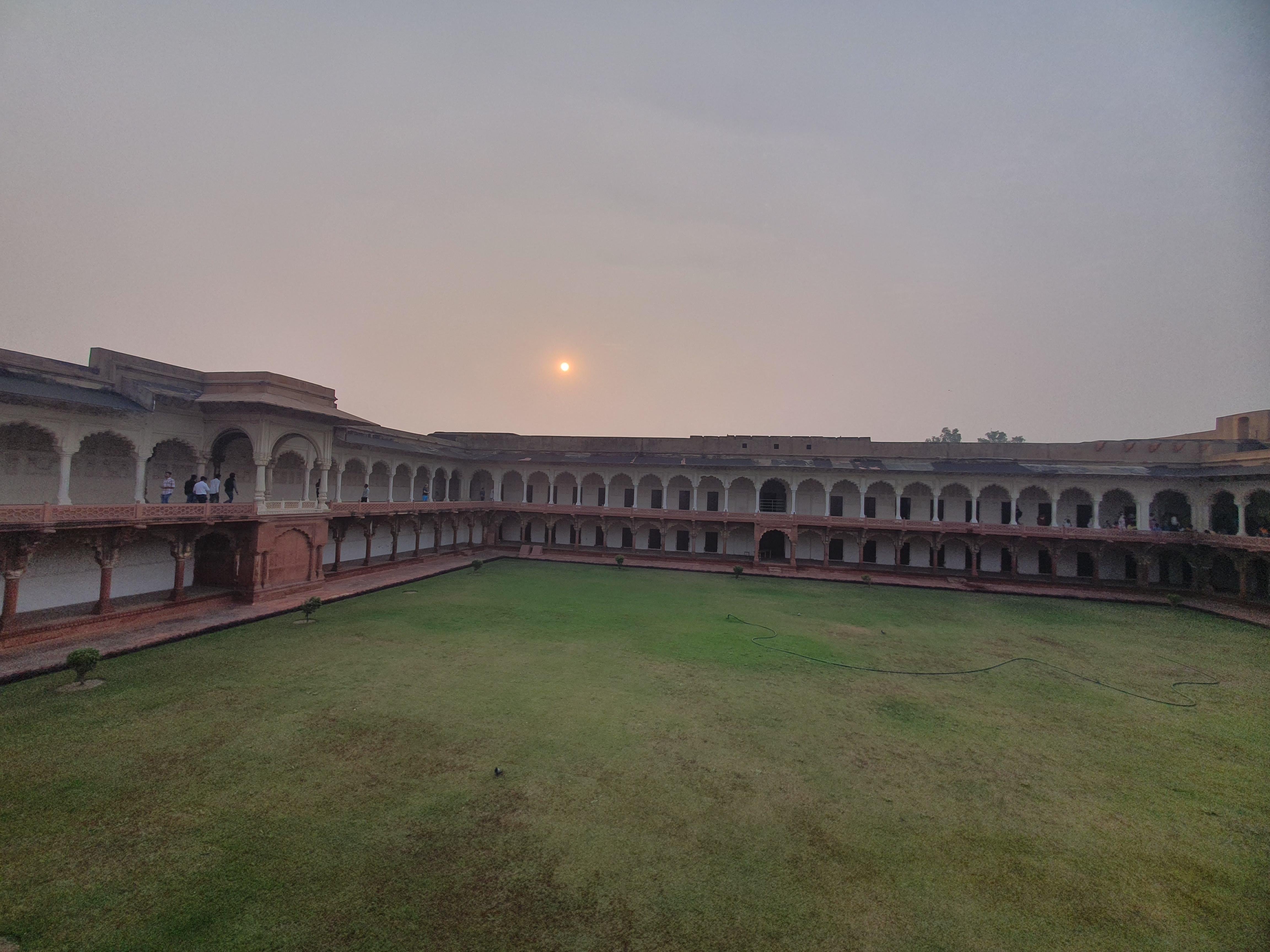 Delhi to Taj Mahal & Agra Fort Day Trip by Express Train with Photographer