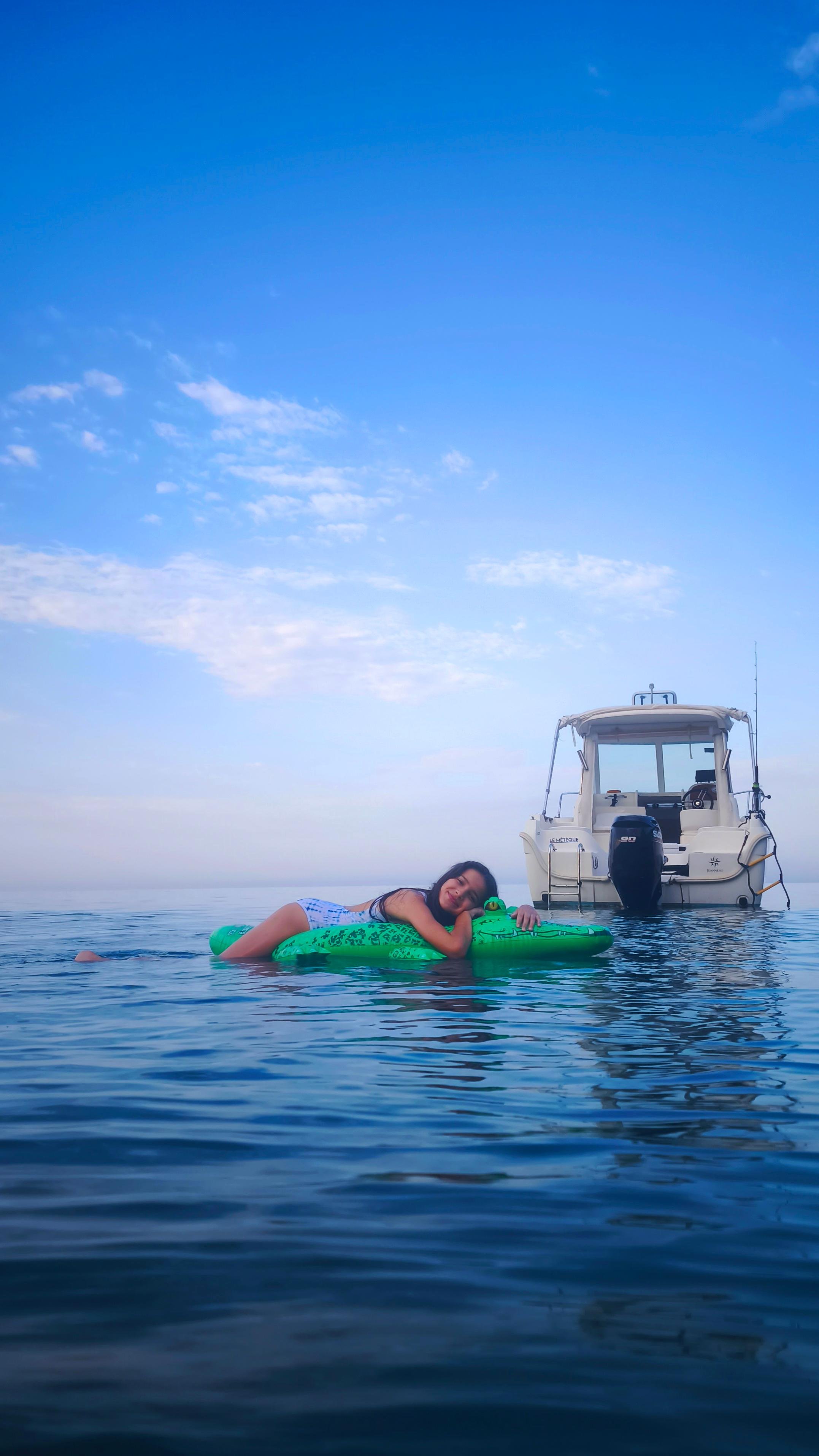 Bar: Scenic Coastline Boat Excursion with Local Wine & Meze
