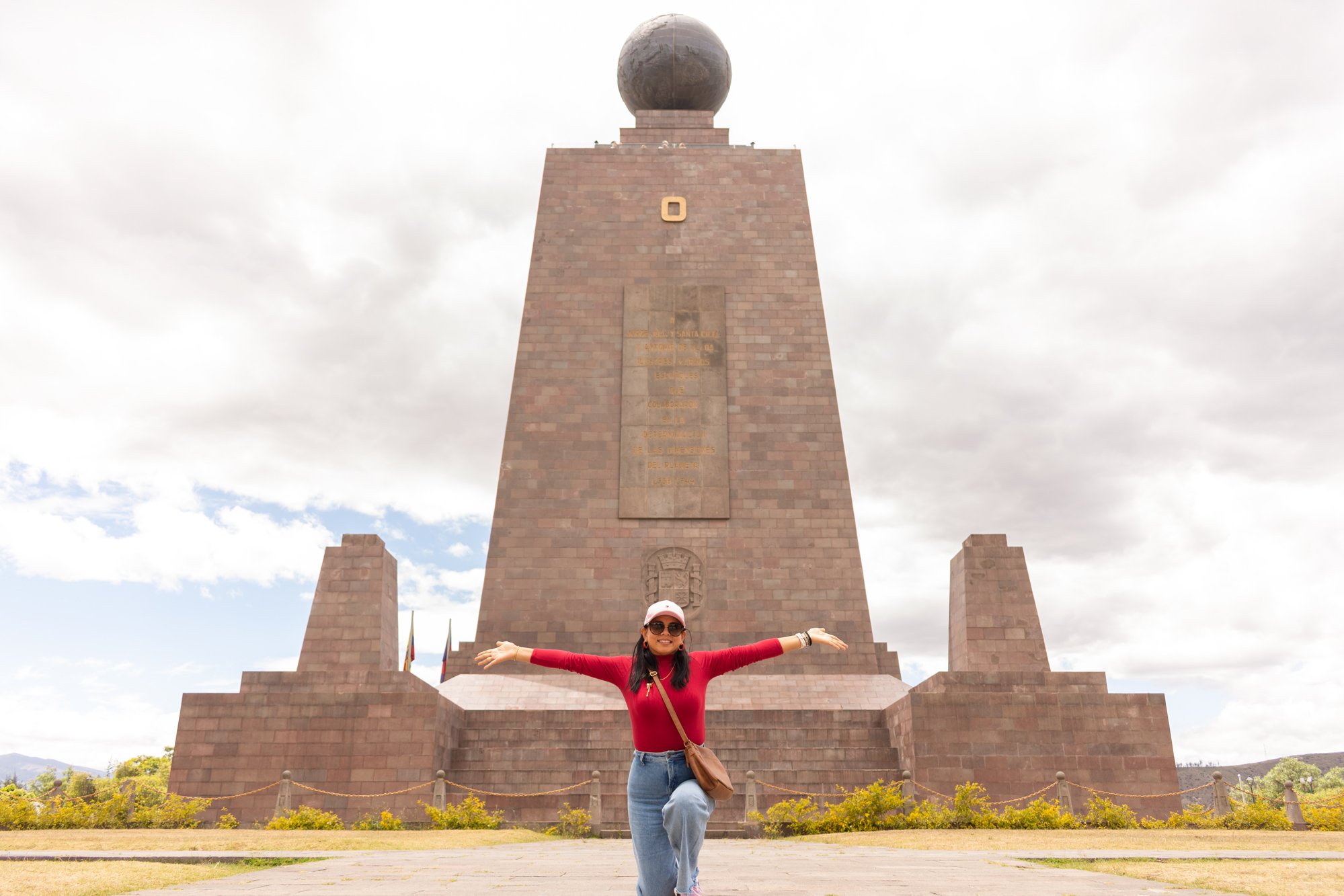Equator Line Experience: Intiñan Museum & Monument