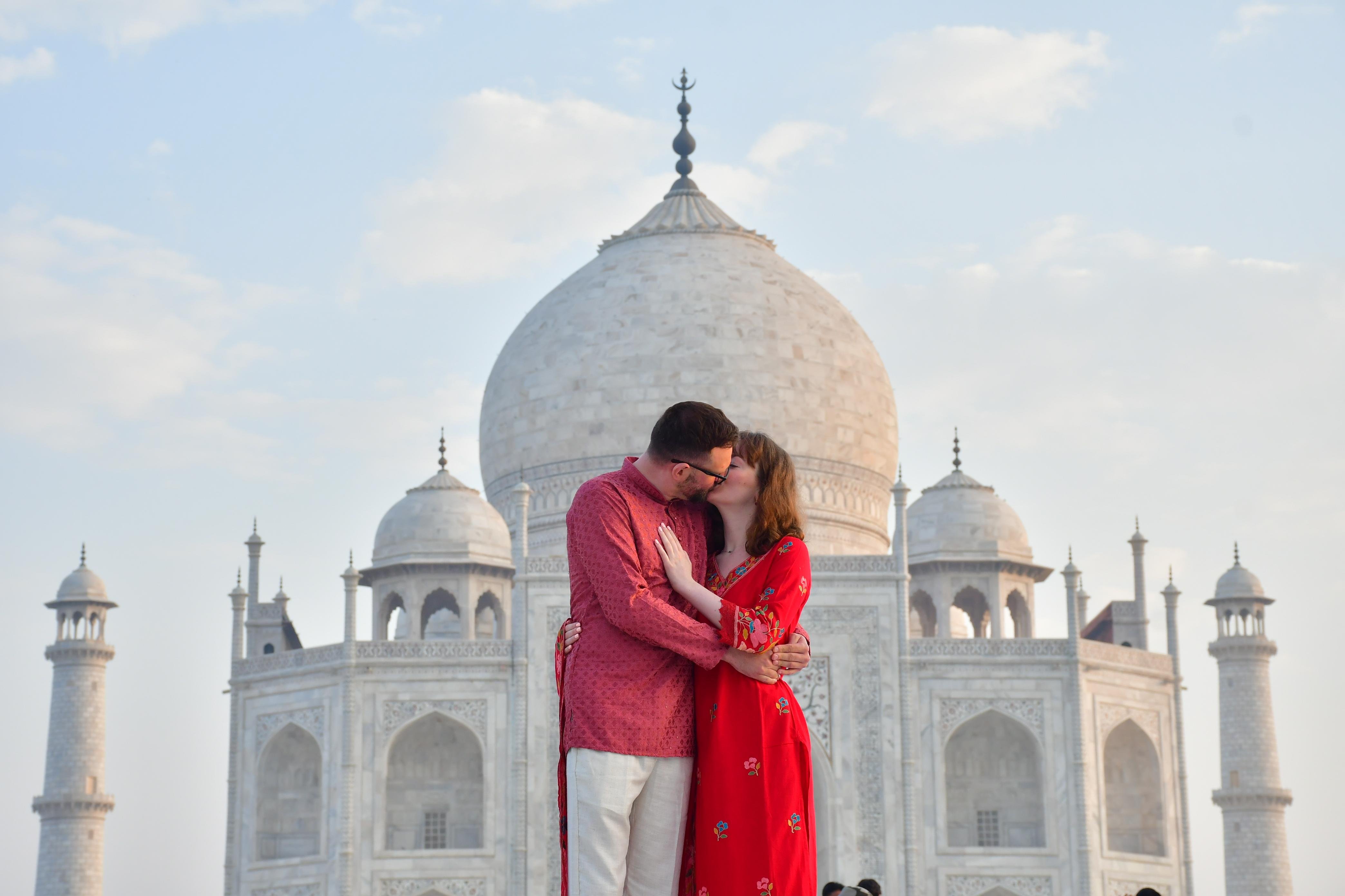 Agra Private Taj Mahal Photoshoot with Entry Ticket