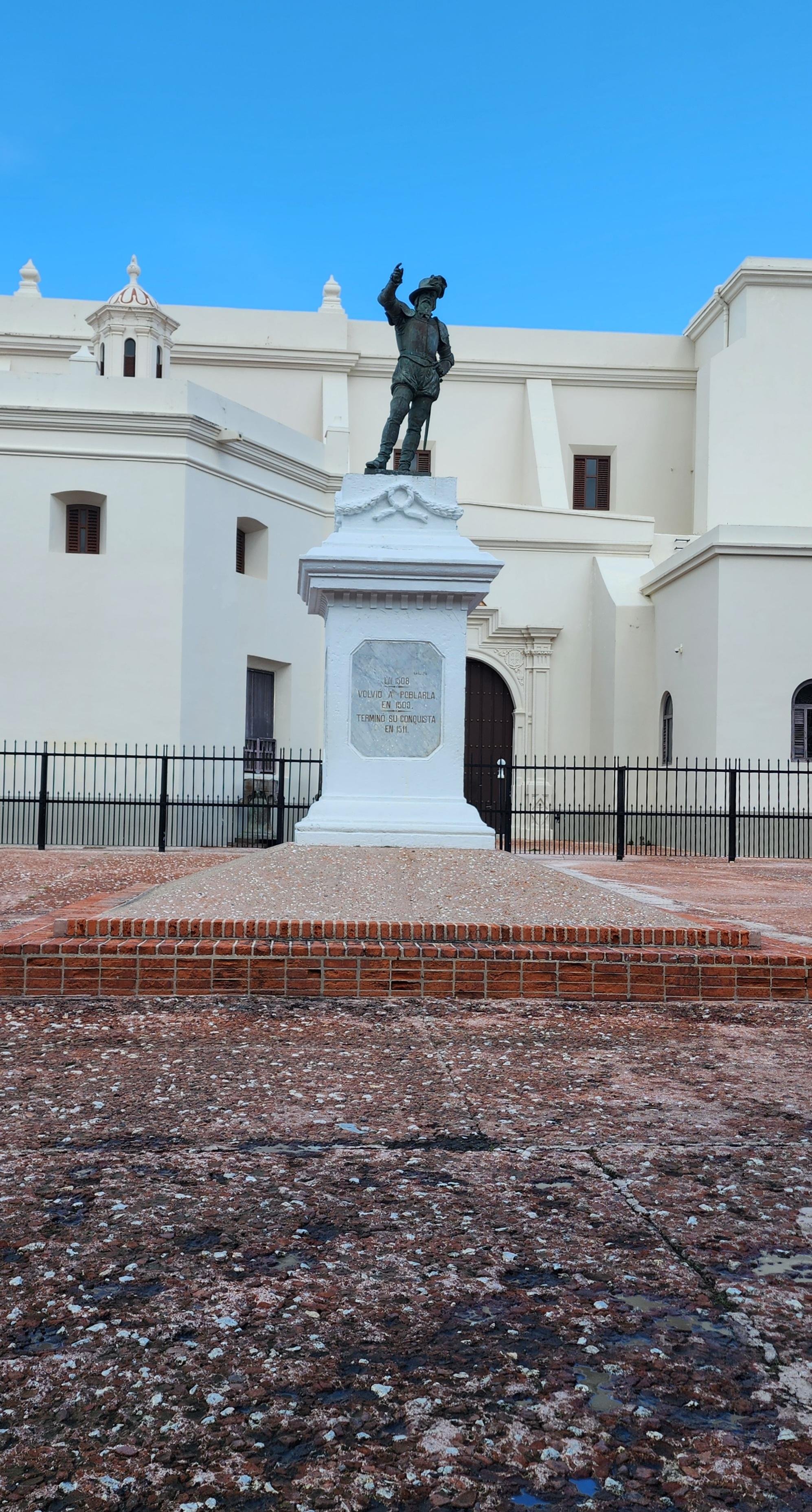 San Juan Guided City Explorer: History & Photo Stops