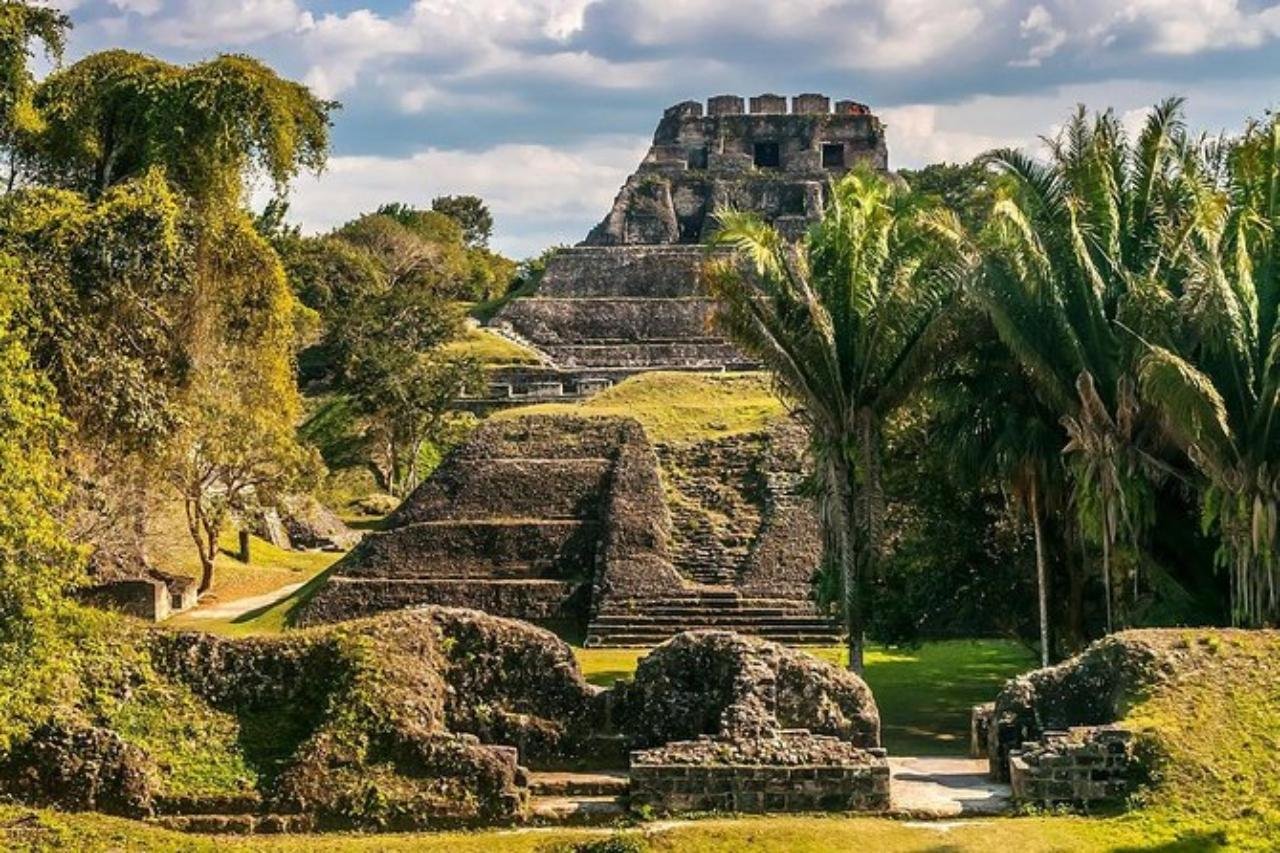 Xunantunich Ruins & Blue Hole Cenote Adventure