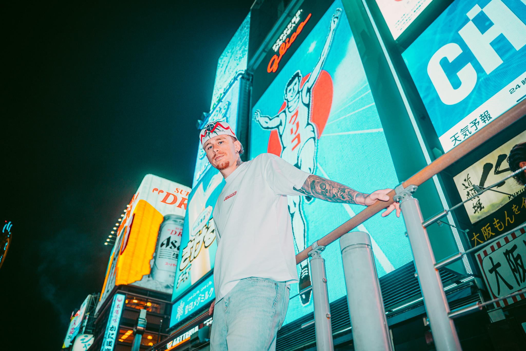 Osaka: Private Night Portrait Experience with Photographer