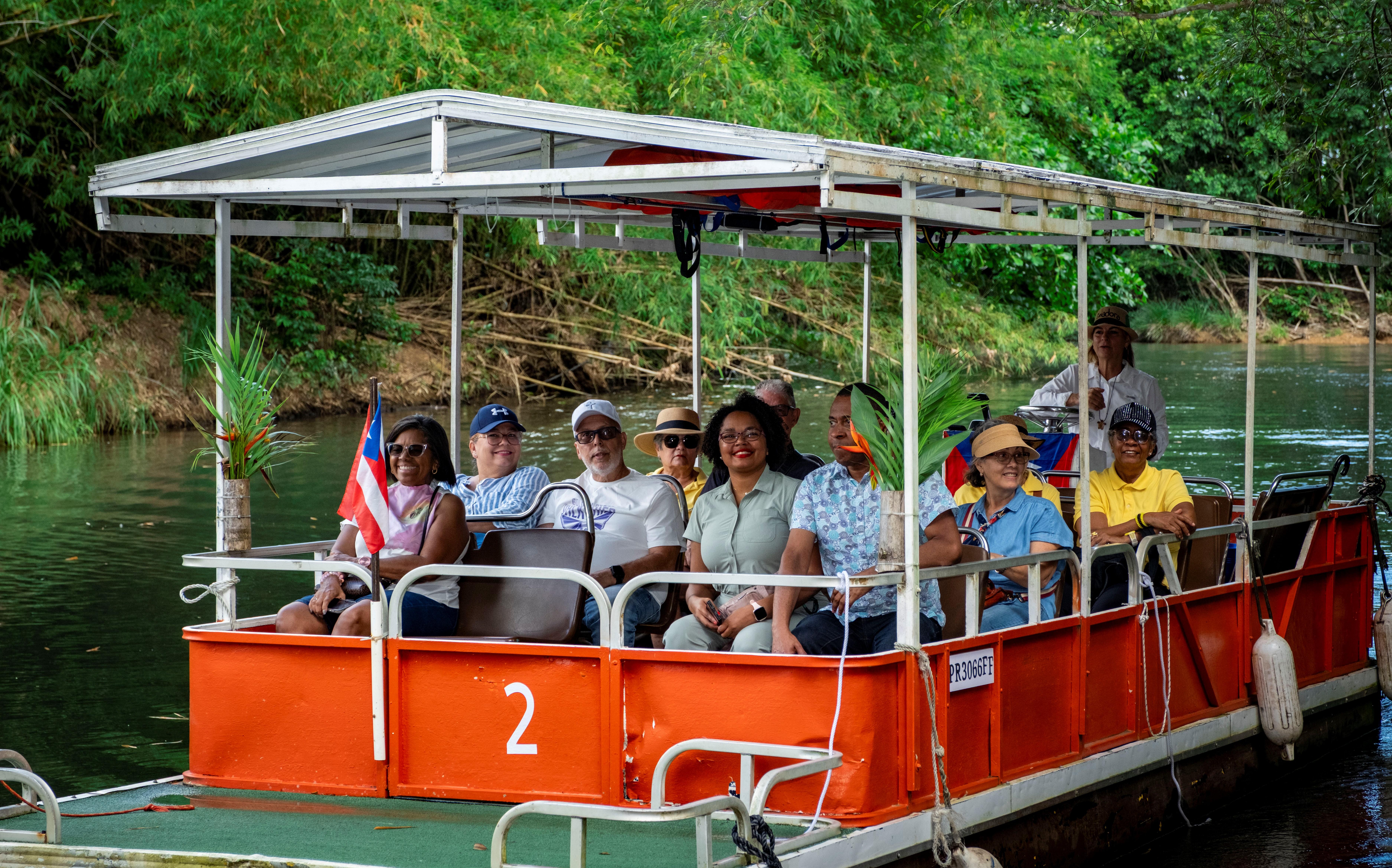 Espíritu Santo River Pontoon Boat Tour