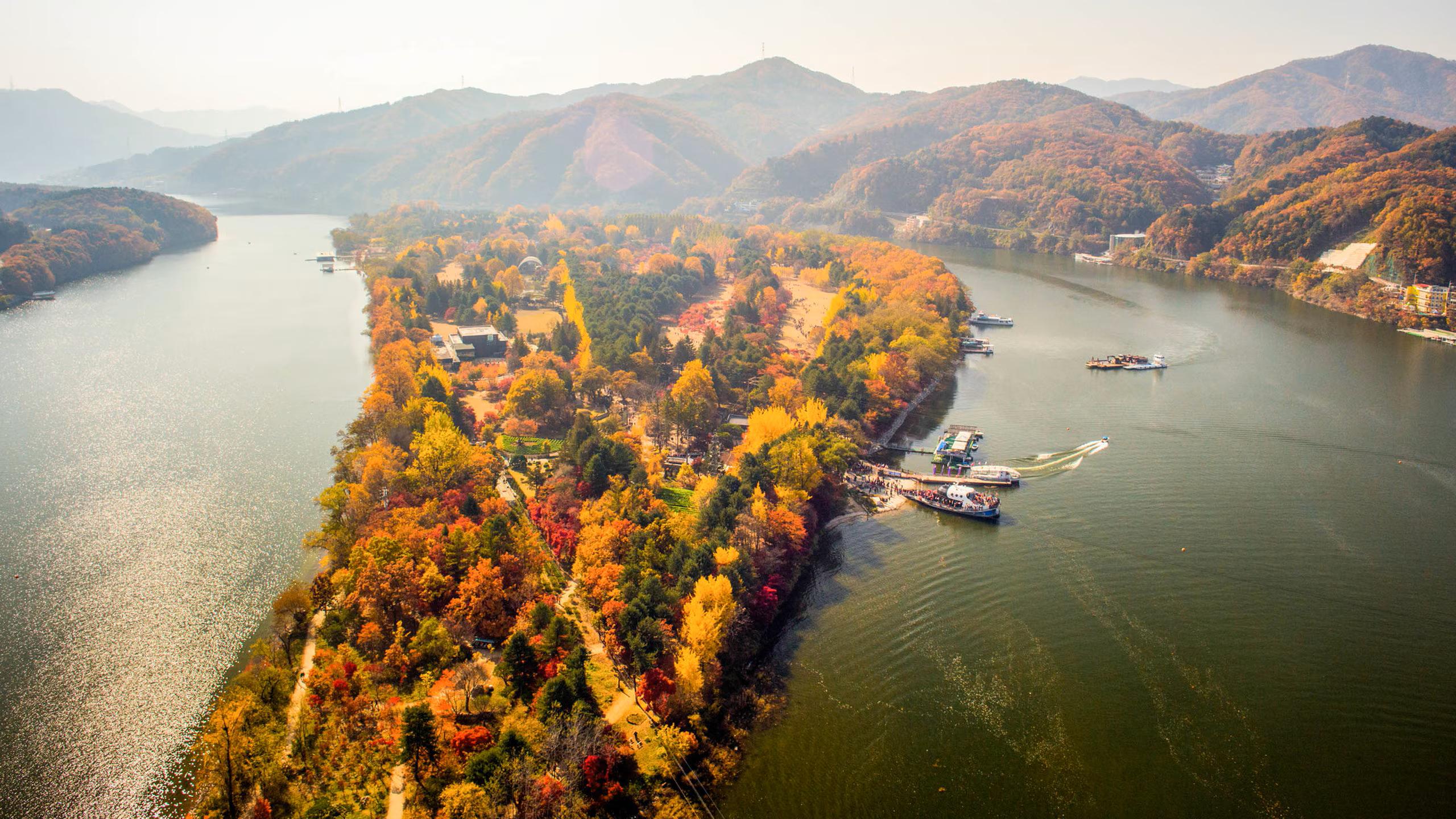 Seoul Private Luxury Vehicle Tour (English & Spanish Guide)