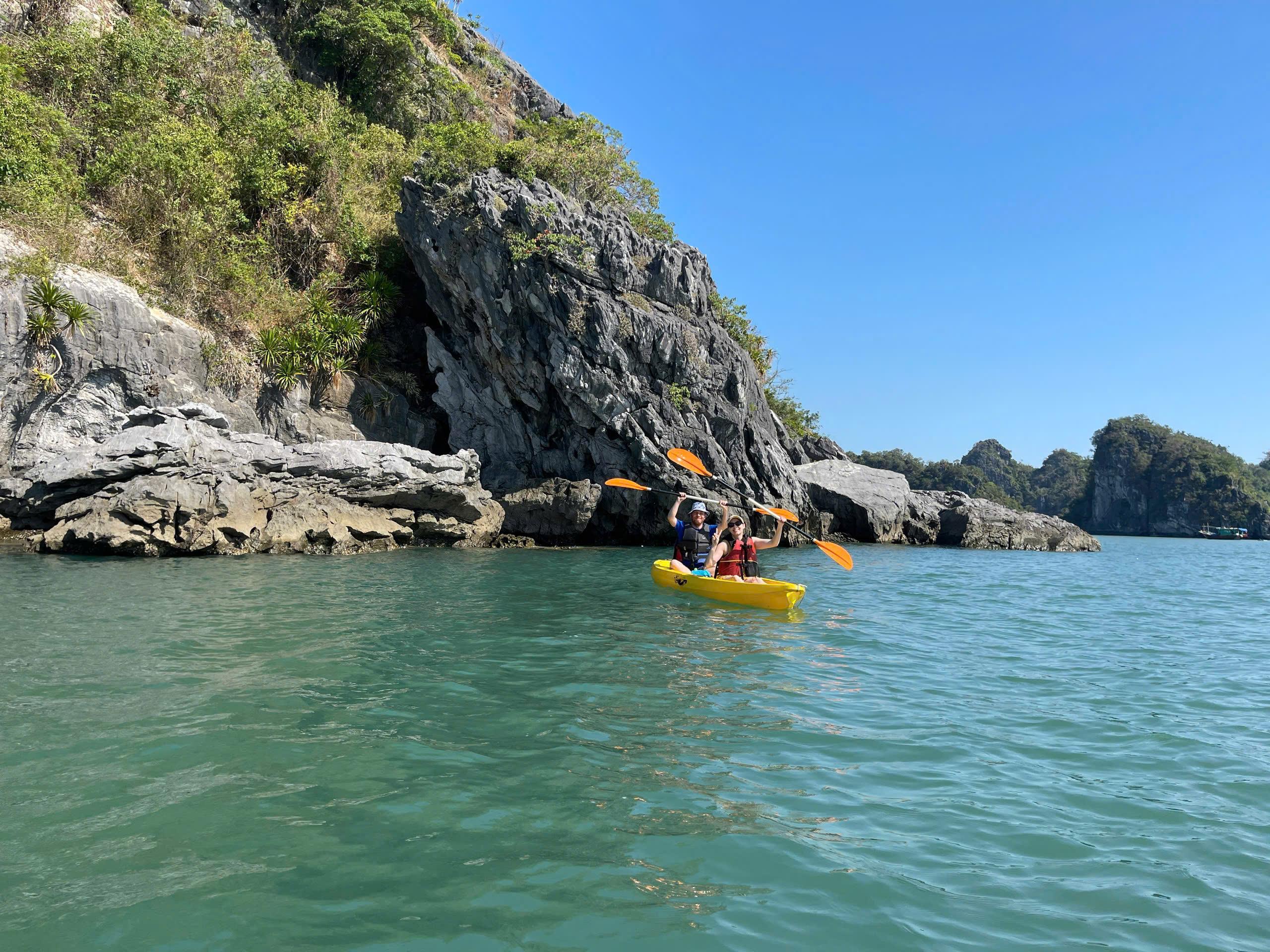 Ha Long & Bai Tu Long Bay 2-Day Overnight Cruise from Hanoi