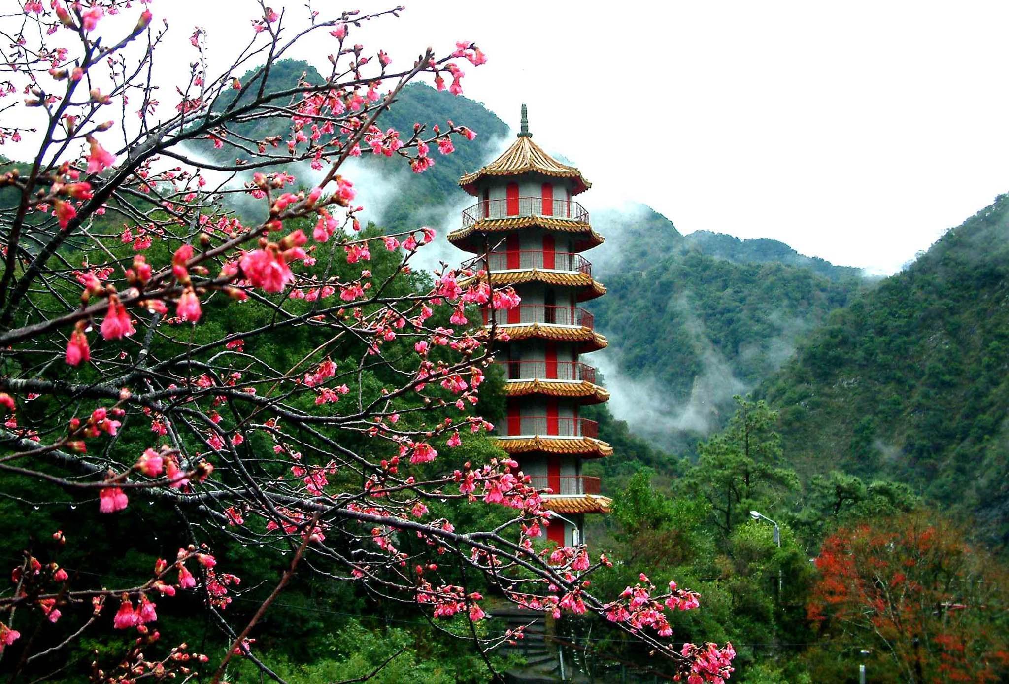 Taipei to Hualien: East Coast & Taroko Gorge Full-Day Tour