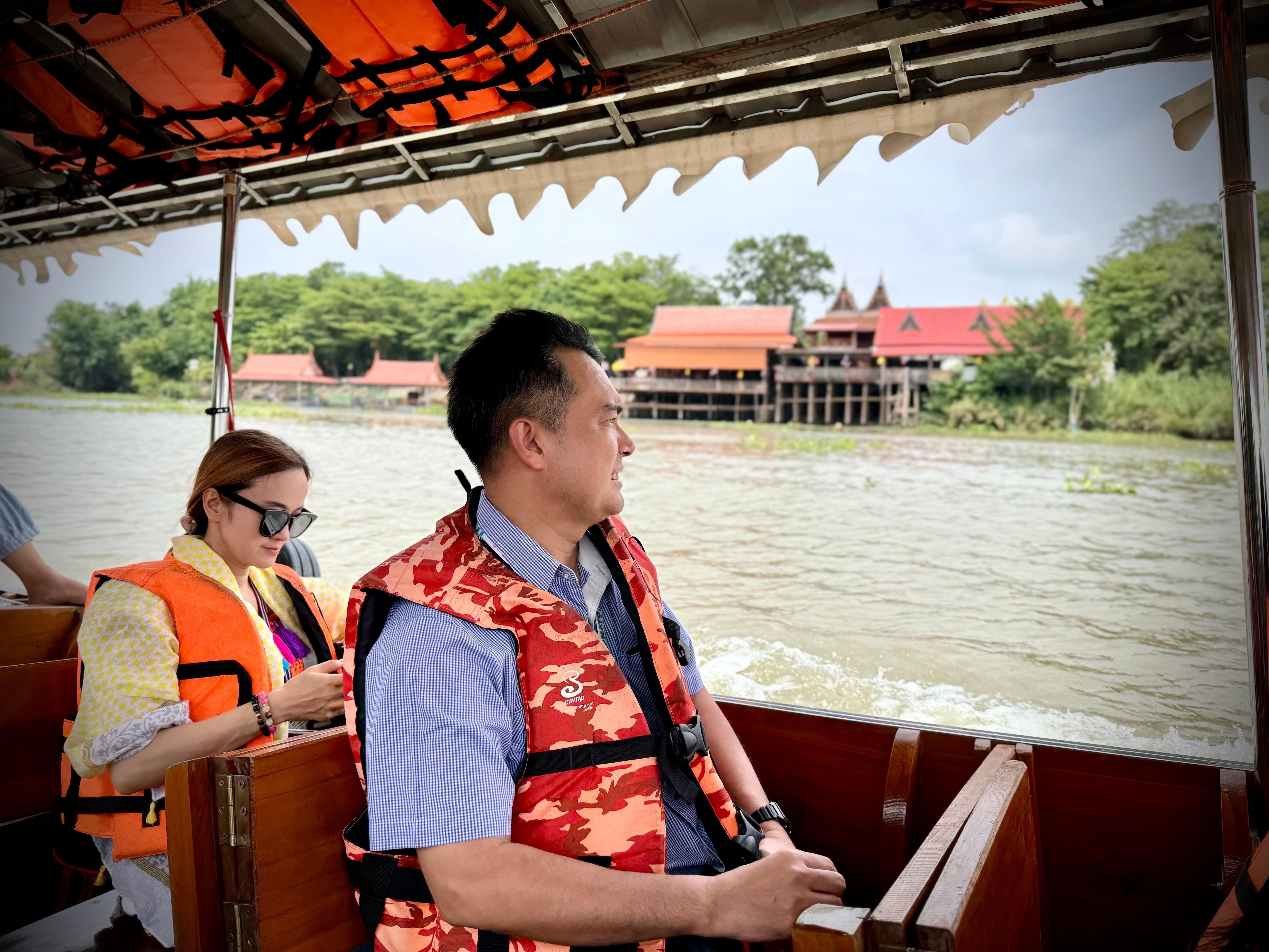 Bangkok to Ayutthaya Day Trip with Boat Ride & Temple Tickets