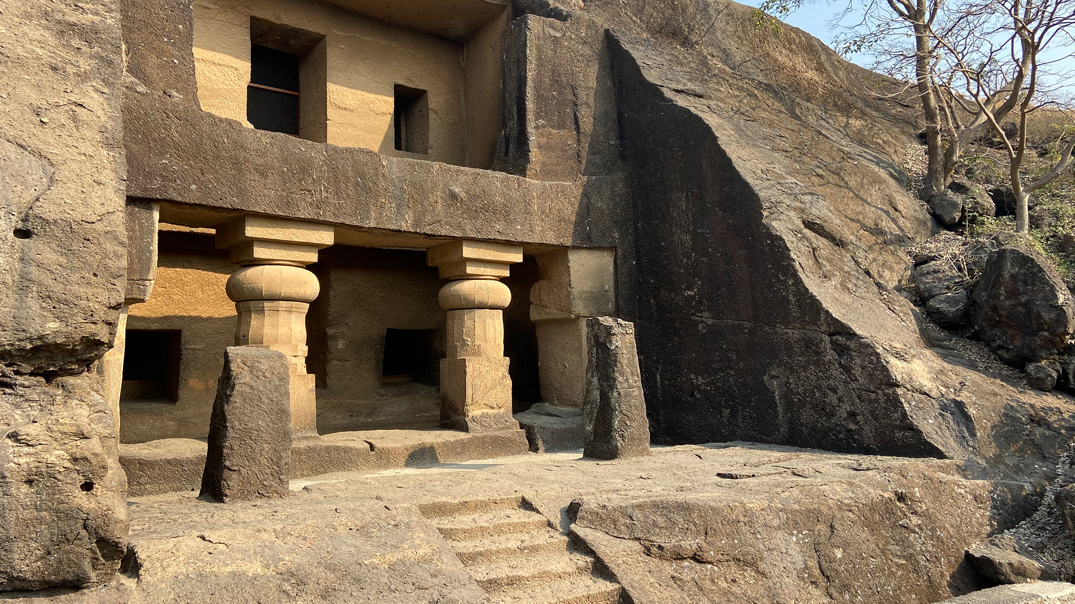 Mumbai: Ancient Kanheri Caves & Golden Pagoda Explorer