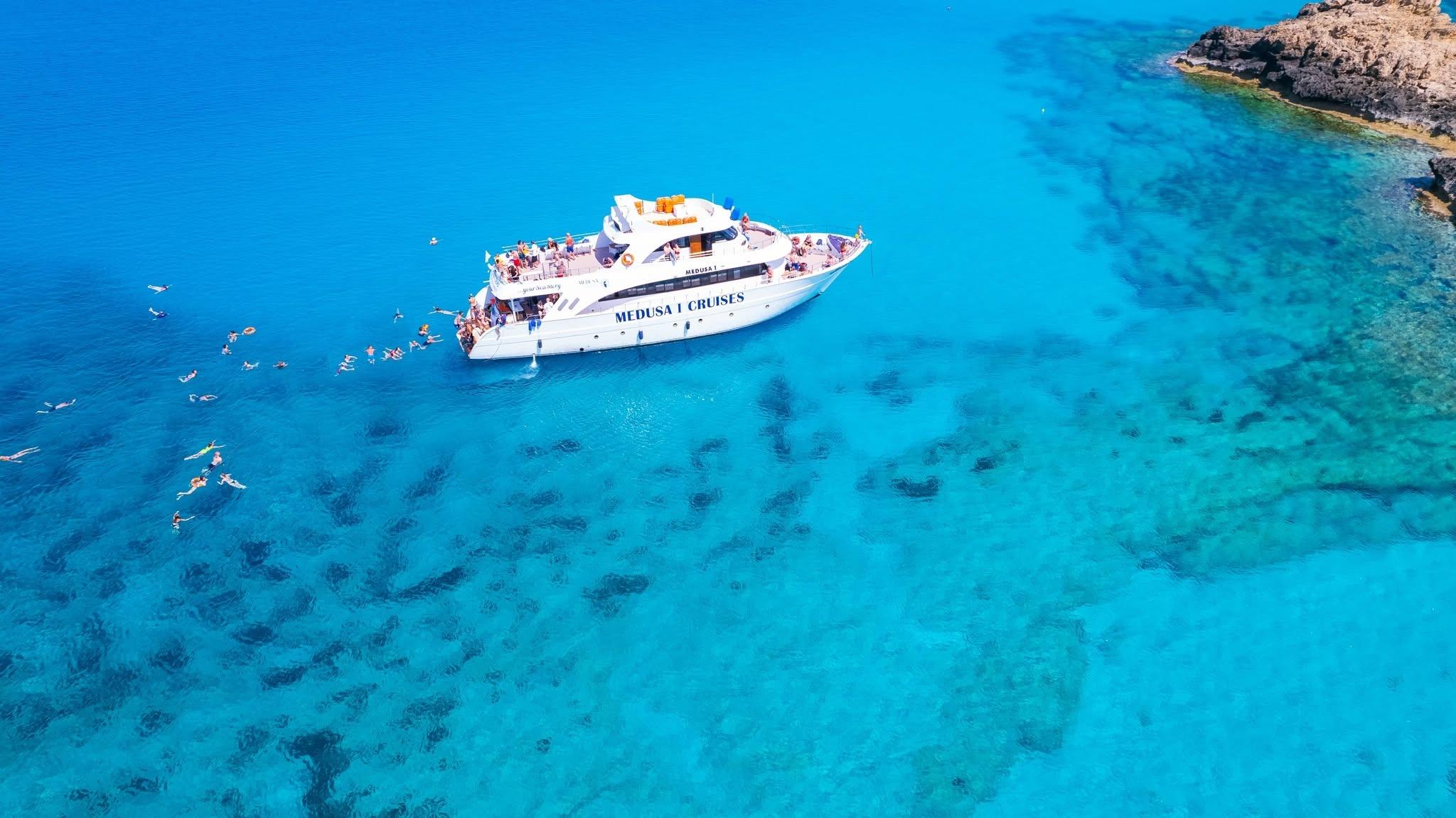 Medusa VIP Chill-Out Cruise: Blue Lagoon & Turtle Bay