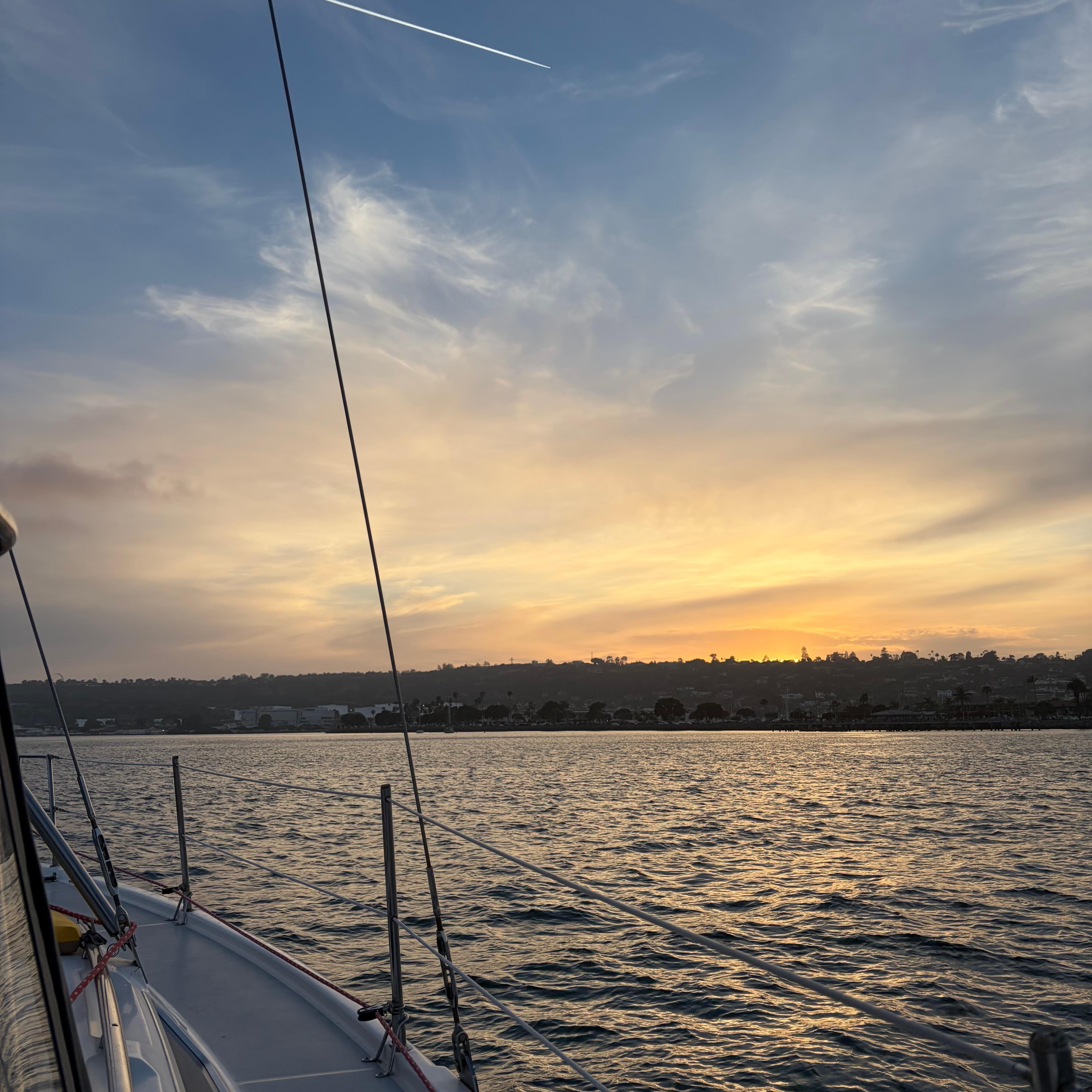 San Diego: Private Sunset Sailing Tour for up to 12 Guests