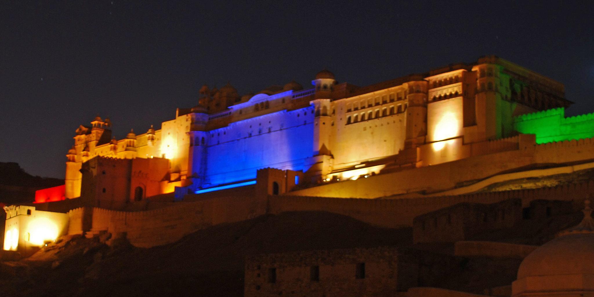 Jaipur: Amber Fort Sound & Light Show with Dinner