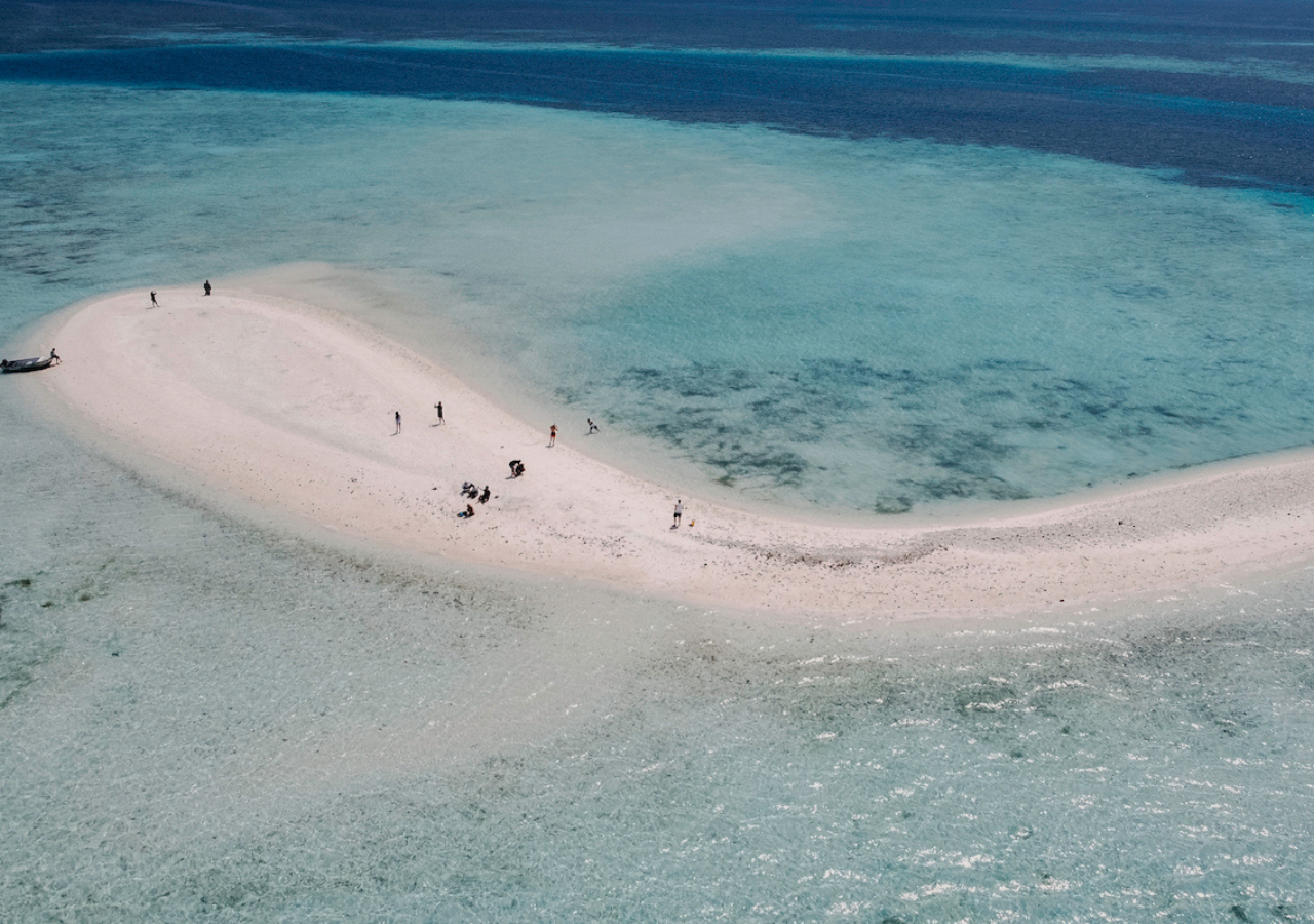 Komodo Island 3-Day Private Speedboat Adventure with Hotel