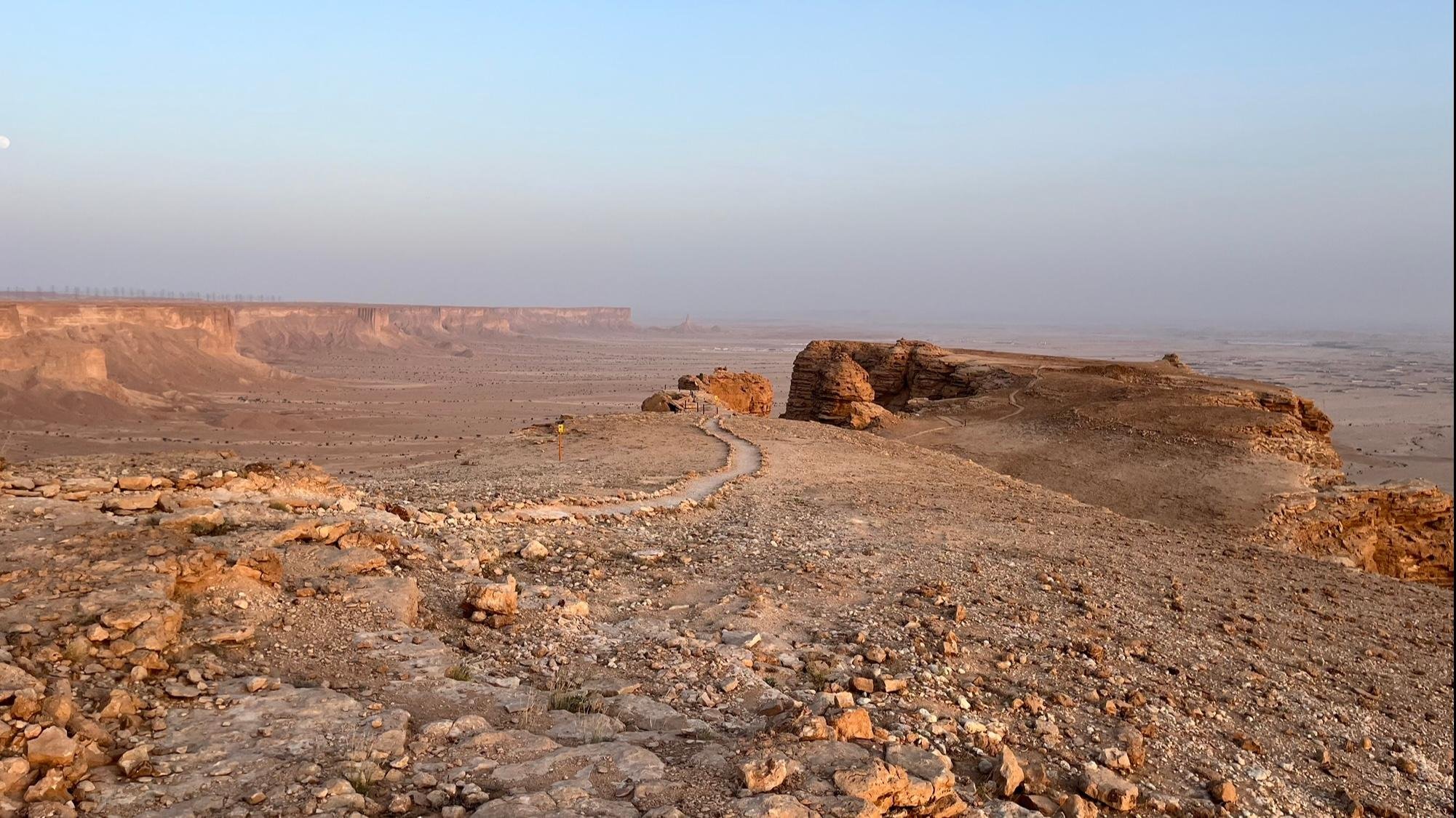 Edge of the World & Darb Al-Manjoor Desert Expedition