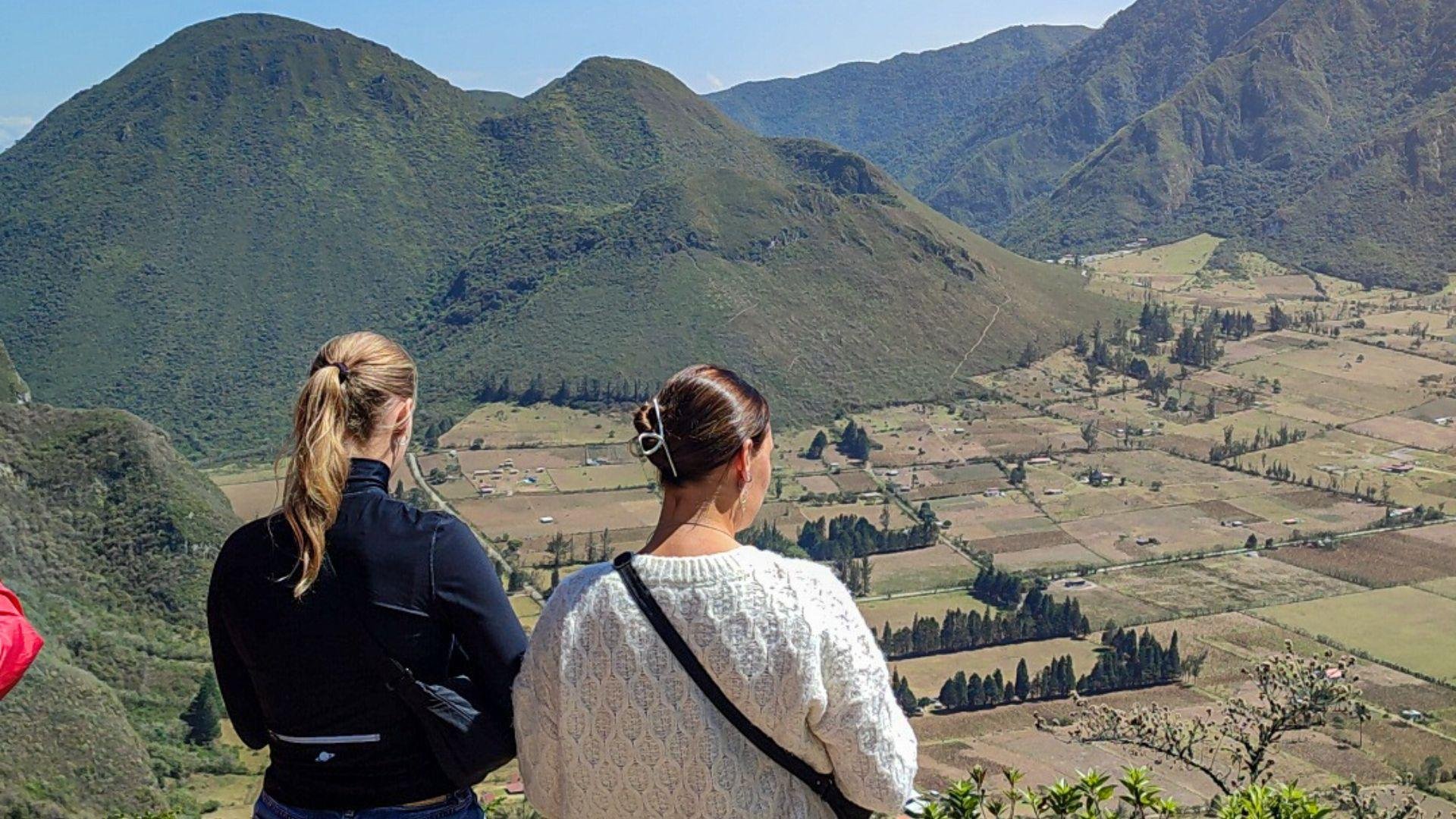 Quito: Middle of the World & Pululahua Volcano Tour
