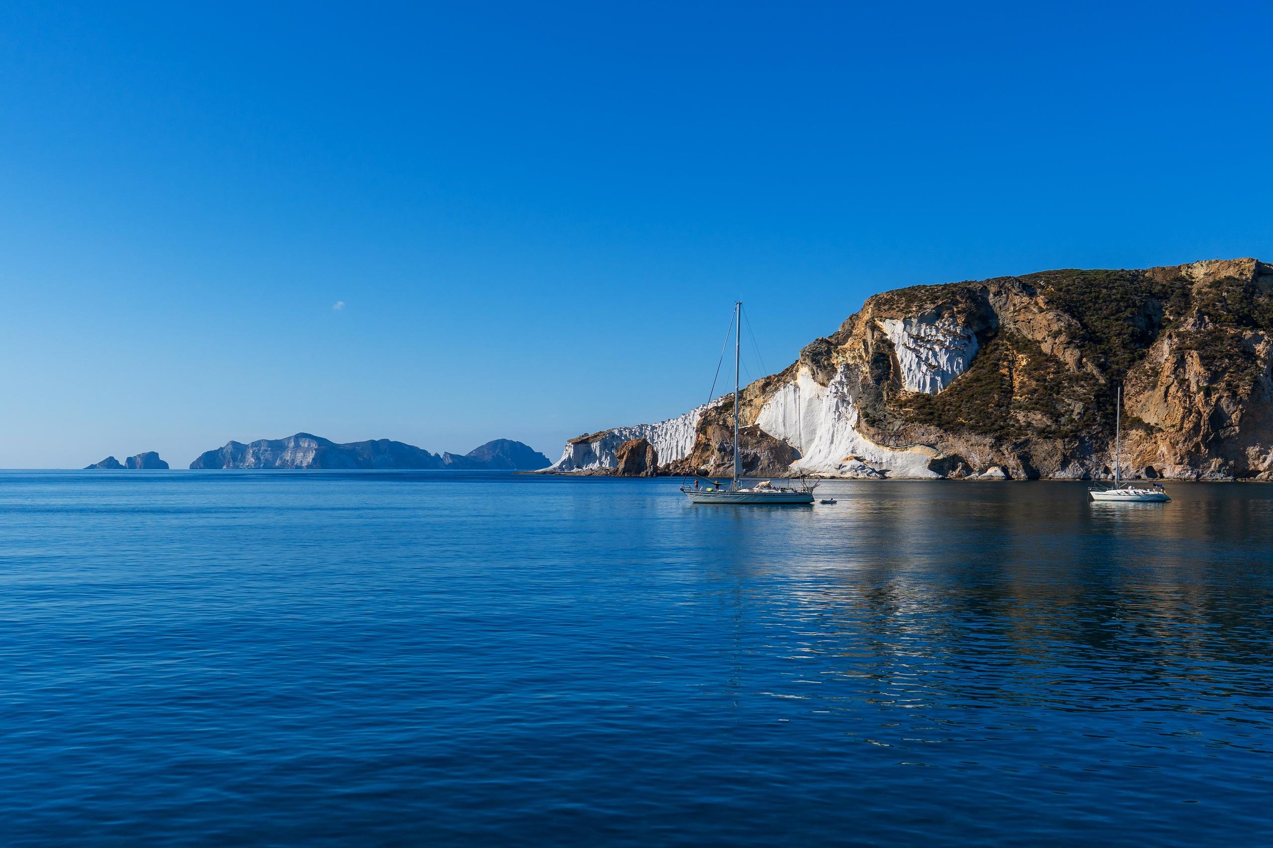 Ponza & Palmarola Double Island Cruise with Onboard Lunch