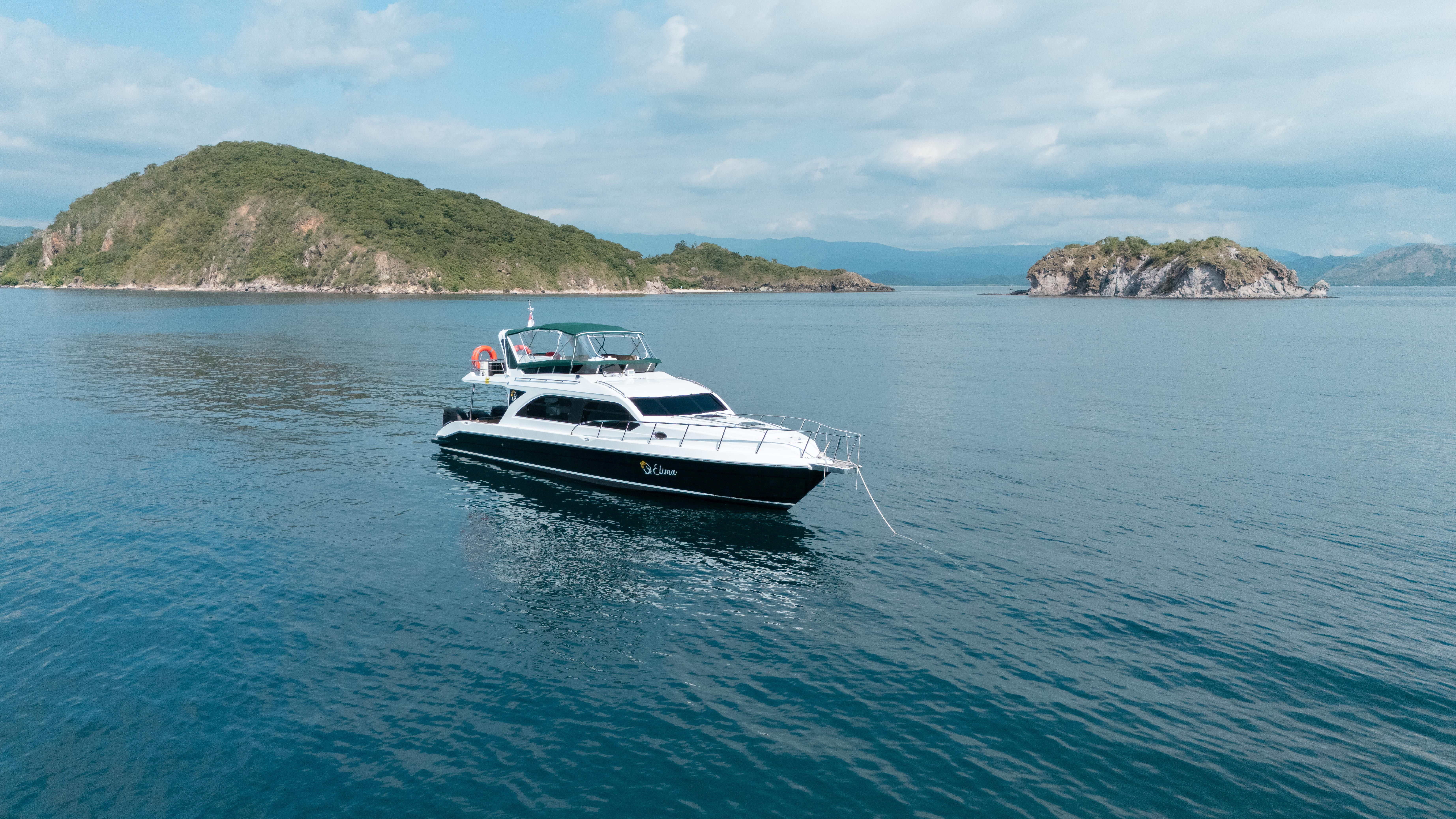 Komodo National Park Full-Day Speedboat Adventure from Labuan Bajo