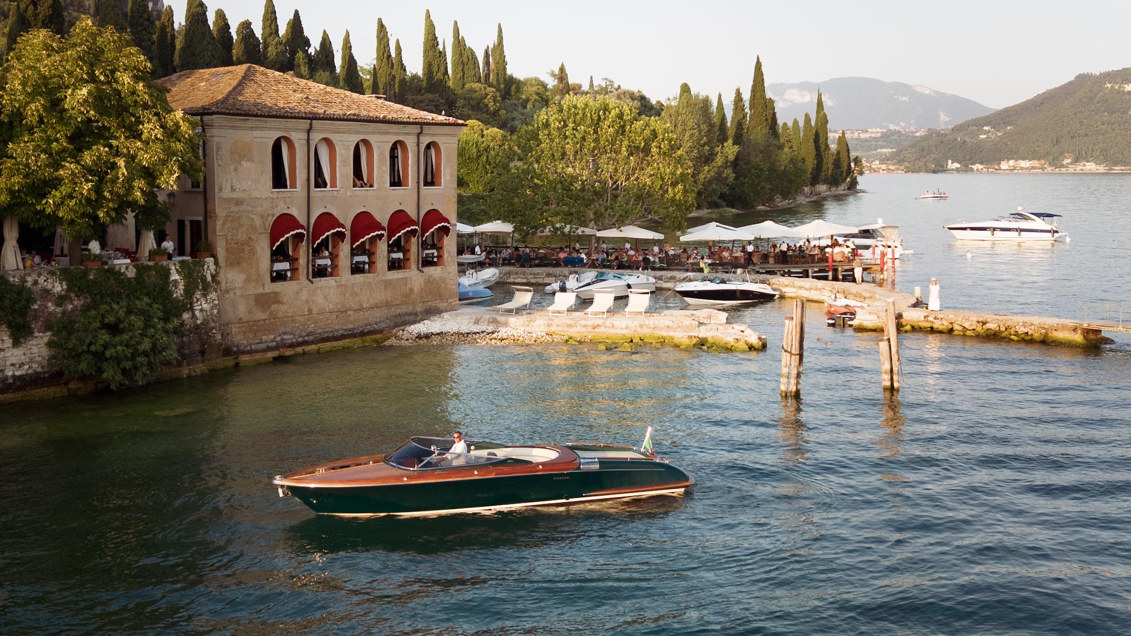 Private Mahogany Boat Experience on Lake Garda
