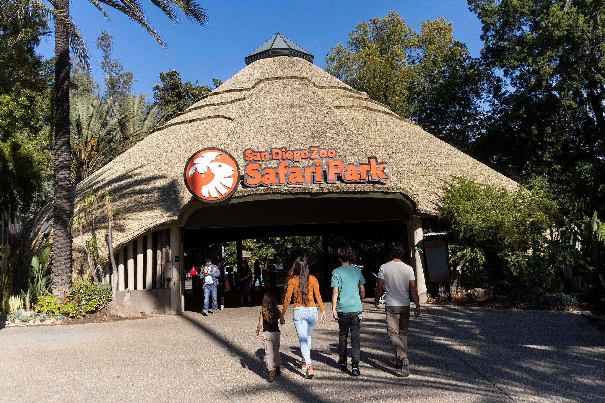 San Diego Zoo admission — animals and habitats in Balboa Park, San Diego — photo 1