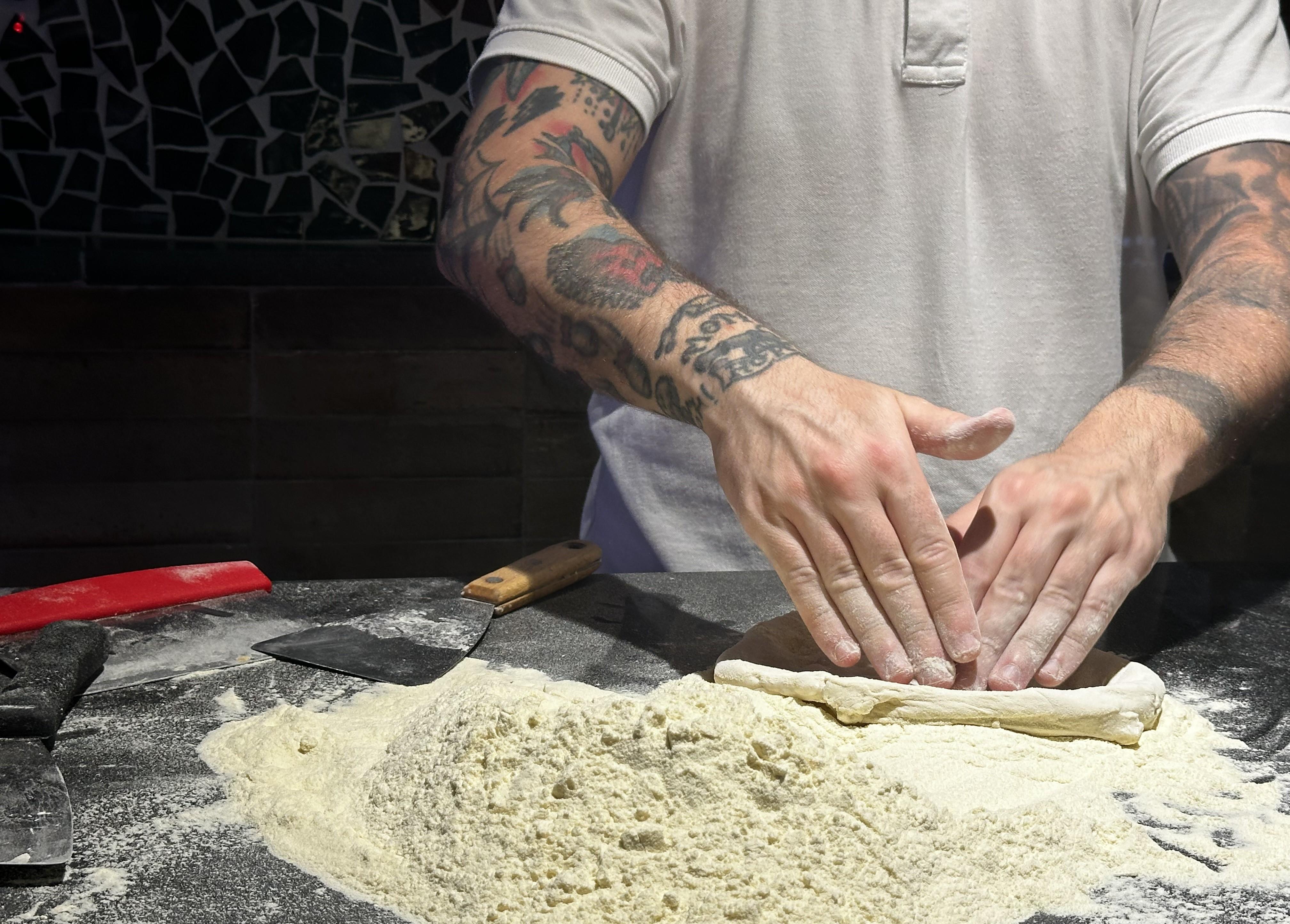 Neapolitan Pizza-Making Masterclass in a Historic Naples Venue