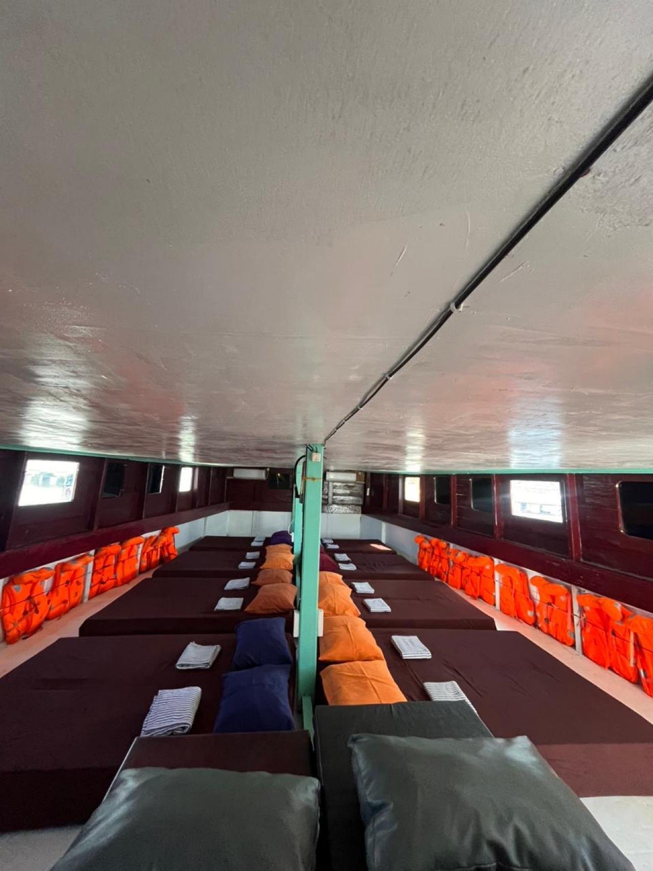 Lombok to Komodo: 4-Day Liveaboard Sailing Adventure