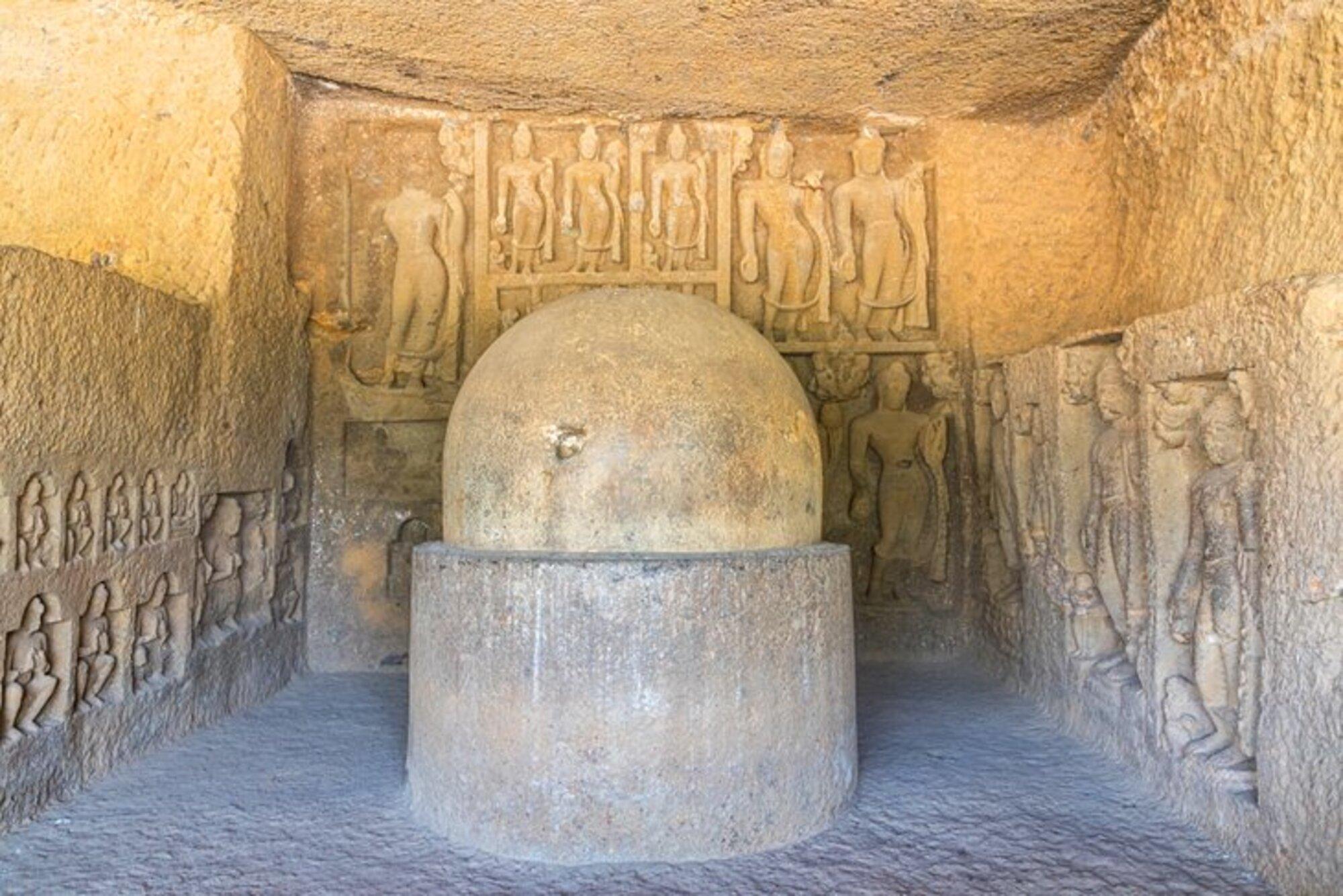 Mumbai: Kanheri Caves & Global Vipassana Pagoda Tour