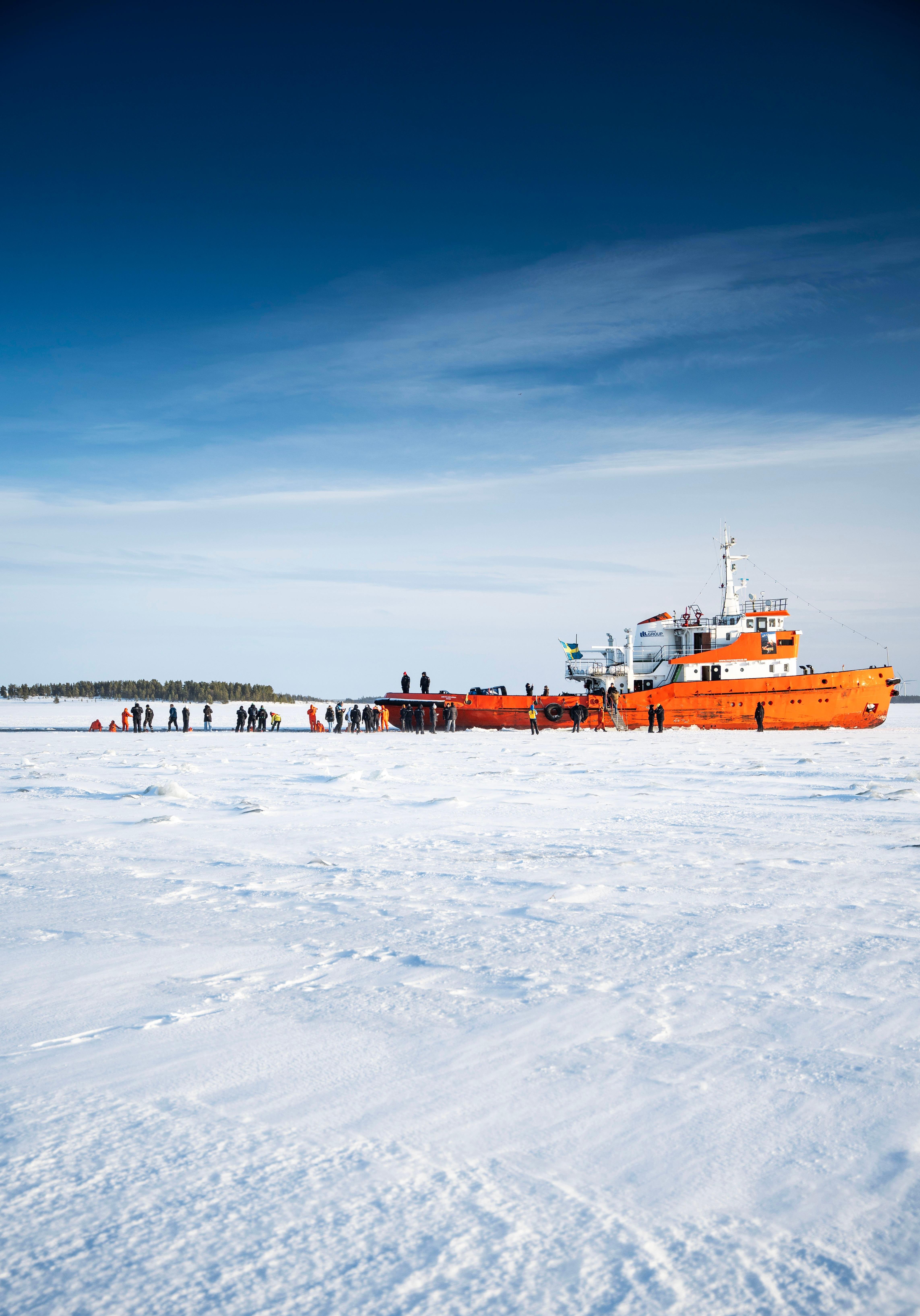 Arctic Icebreaker Cruise with Ice Floating in Lapland