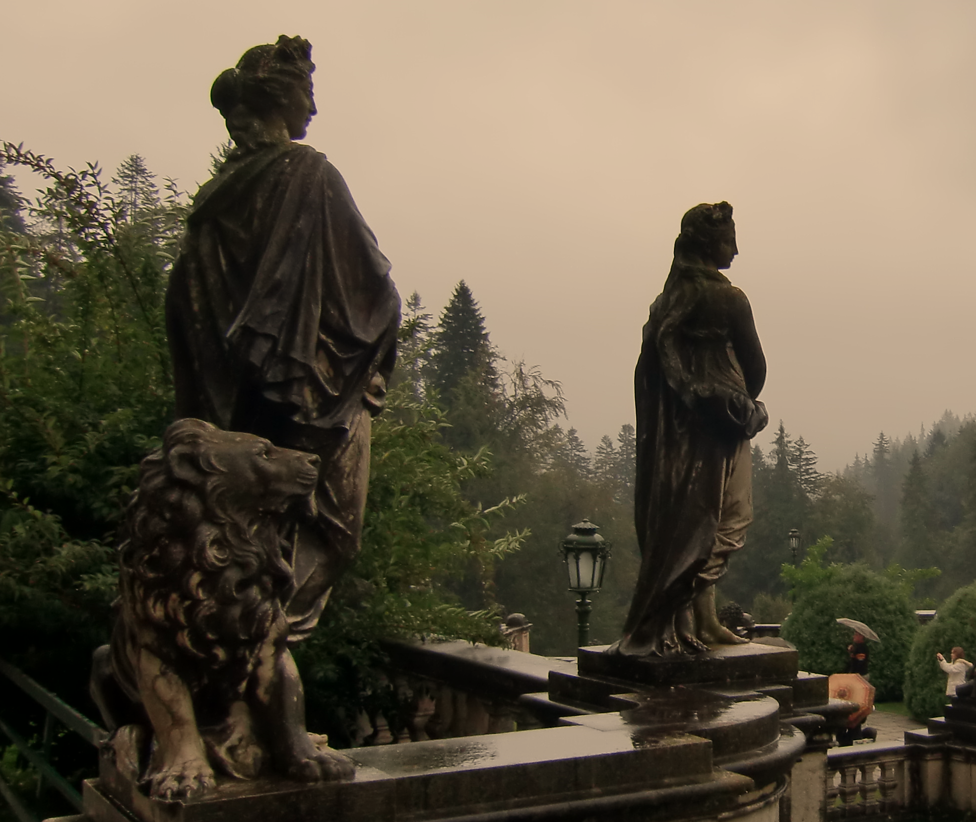 Bucharest: Peleș Castle and Slănic Salt Mine Day Trip