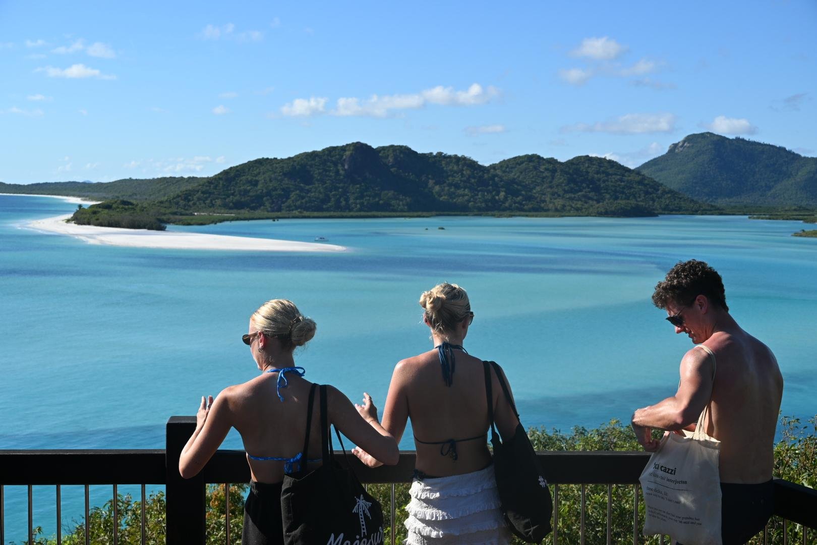 Whitsundays 2-Night Sailing Adventure from Airlie Beach