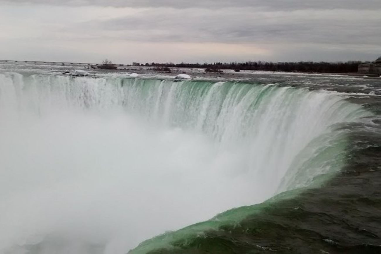 Toronto Highlights & Niagara Falls Day Trip
