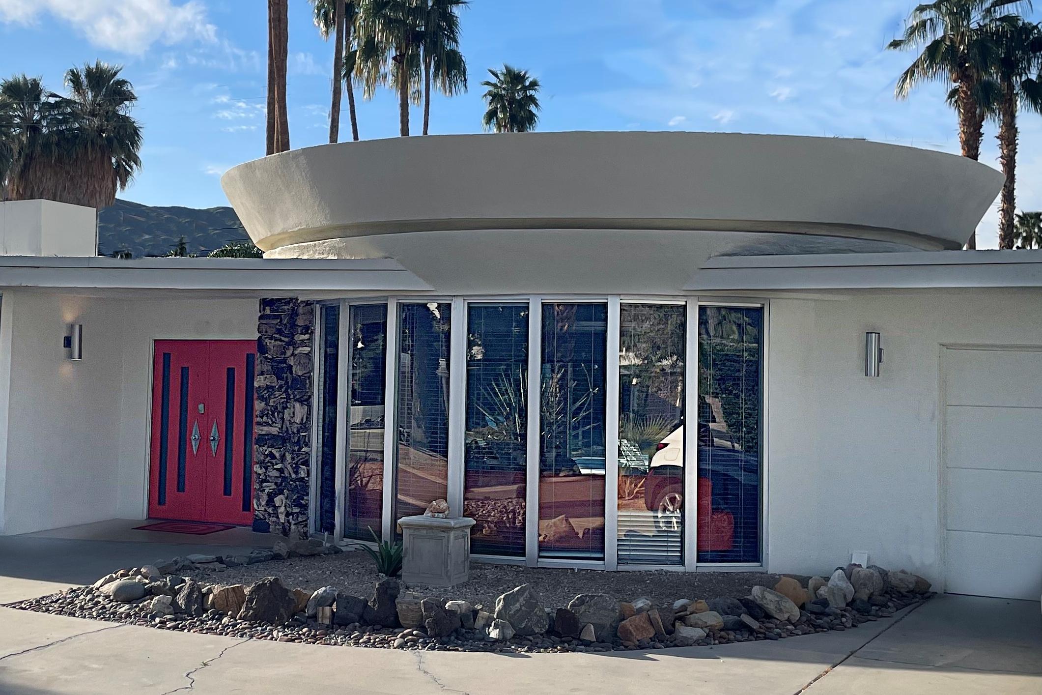 Palm Springs architecture tour - mid-century modern houses and landmarks — image 11