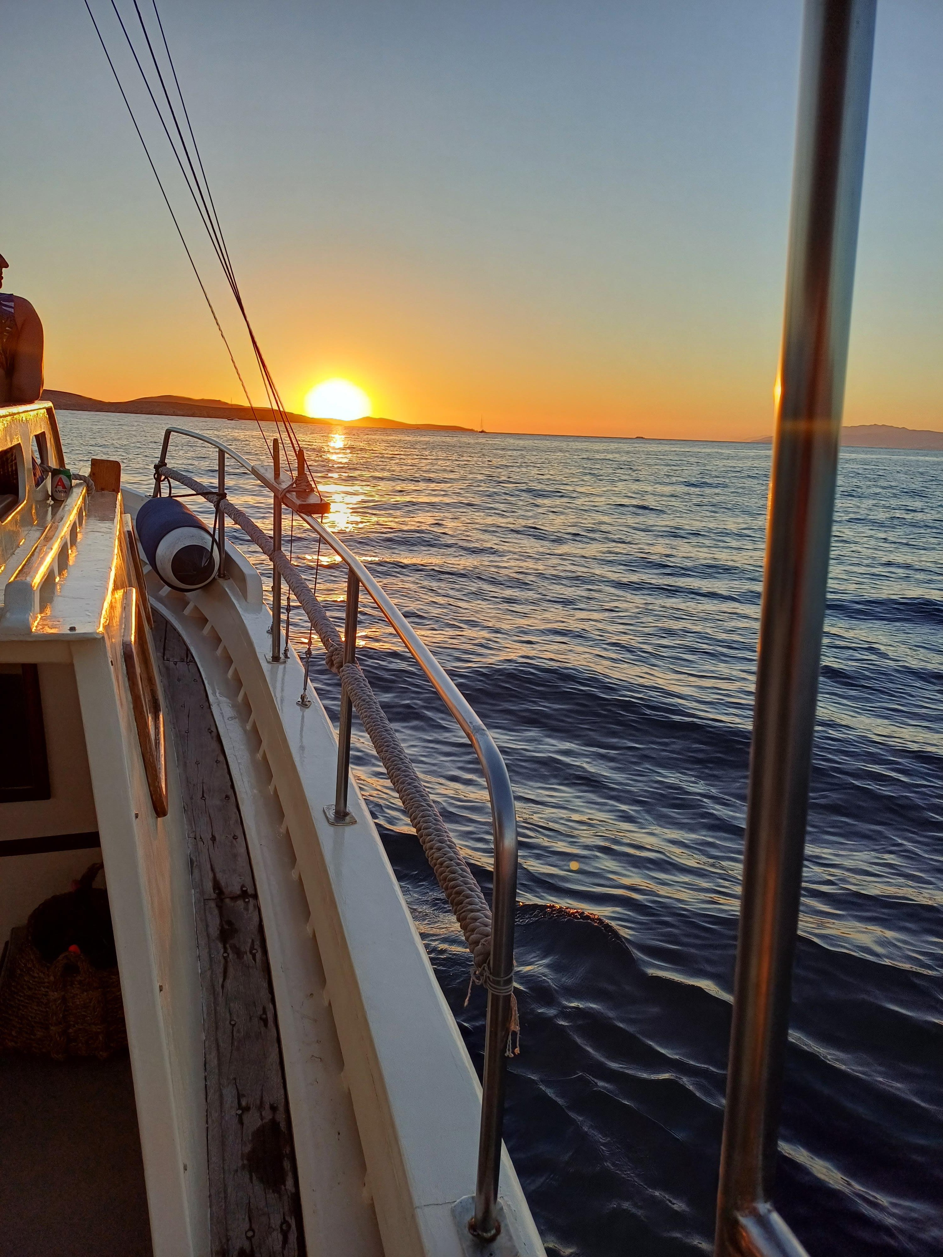 Private Mykonos Sunset Boat Charter