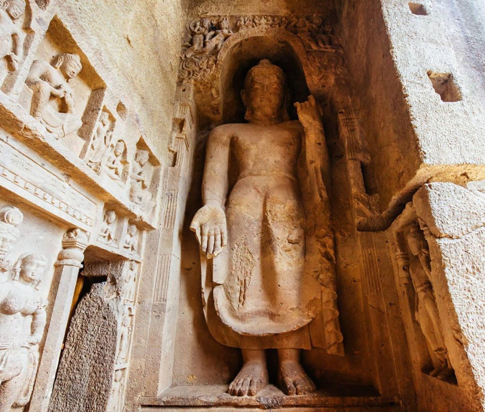 Mumbai: Kanheri Caves & Global Vipassana Pagoda Tour